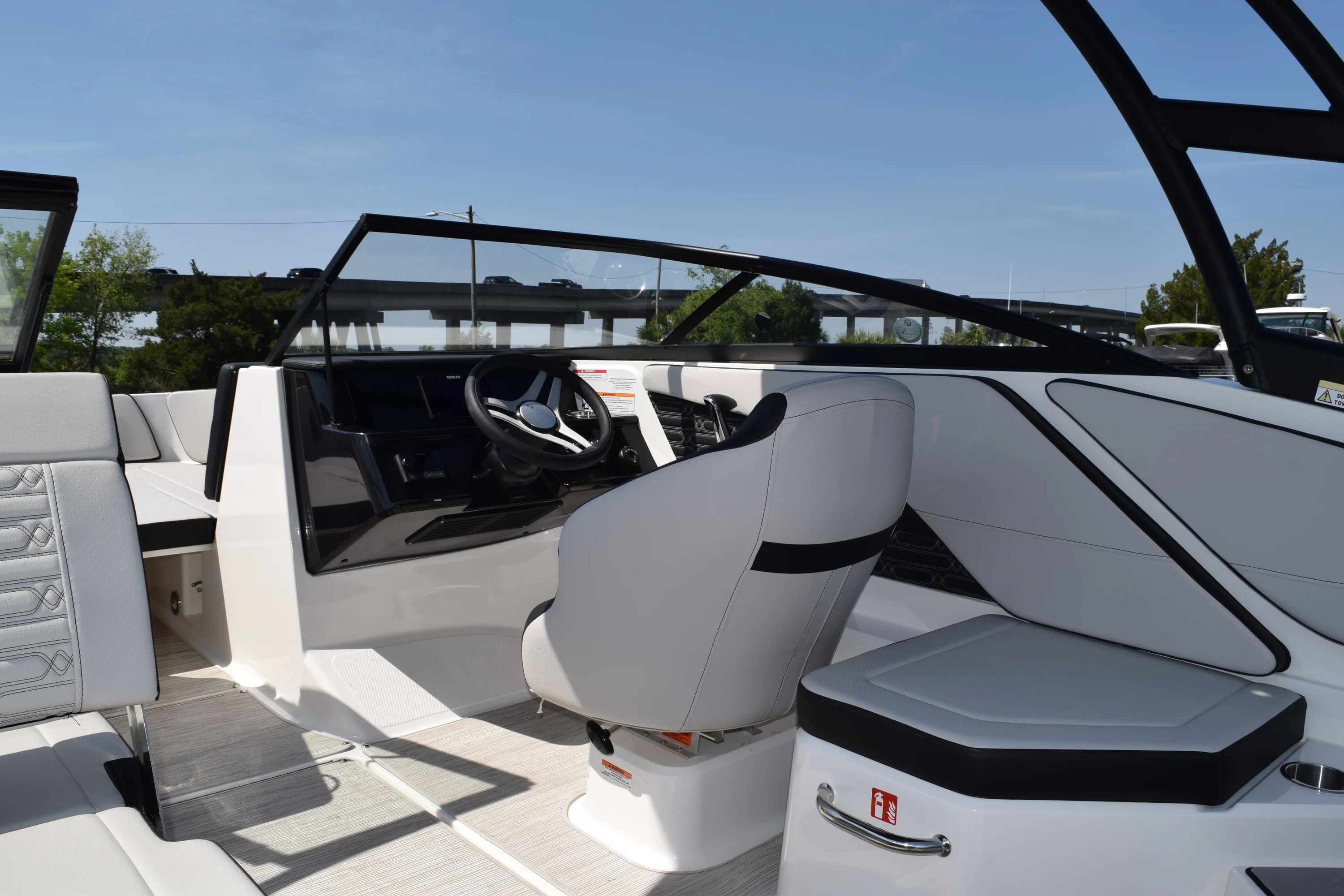 2026 Sea Ray SPX 210 Outboard Image Thumbnail #14