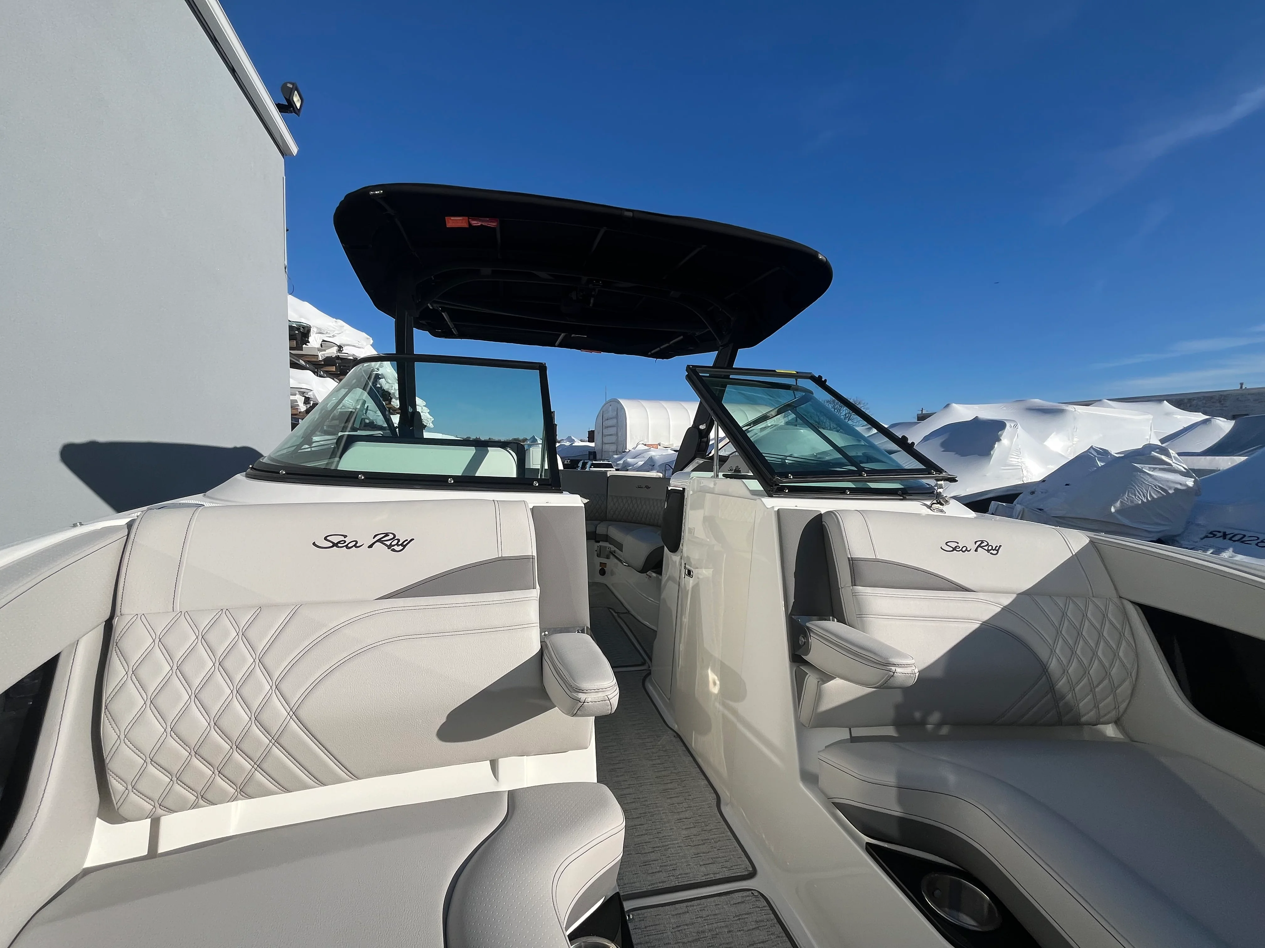 2026 Sea Ray SLX 260 Outboard Image Thumbnail #44