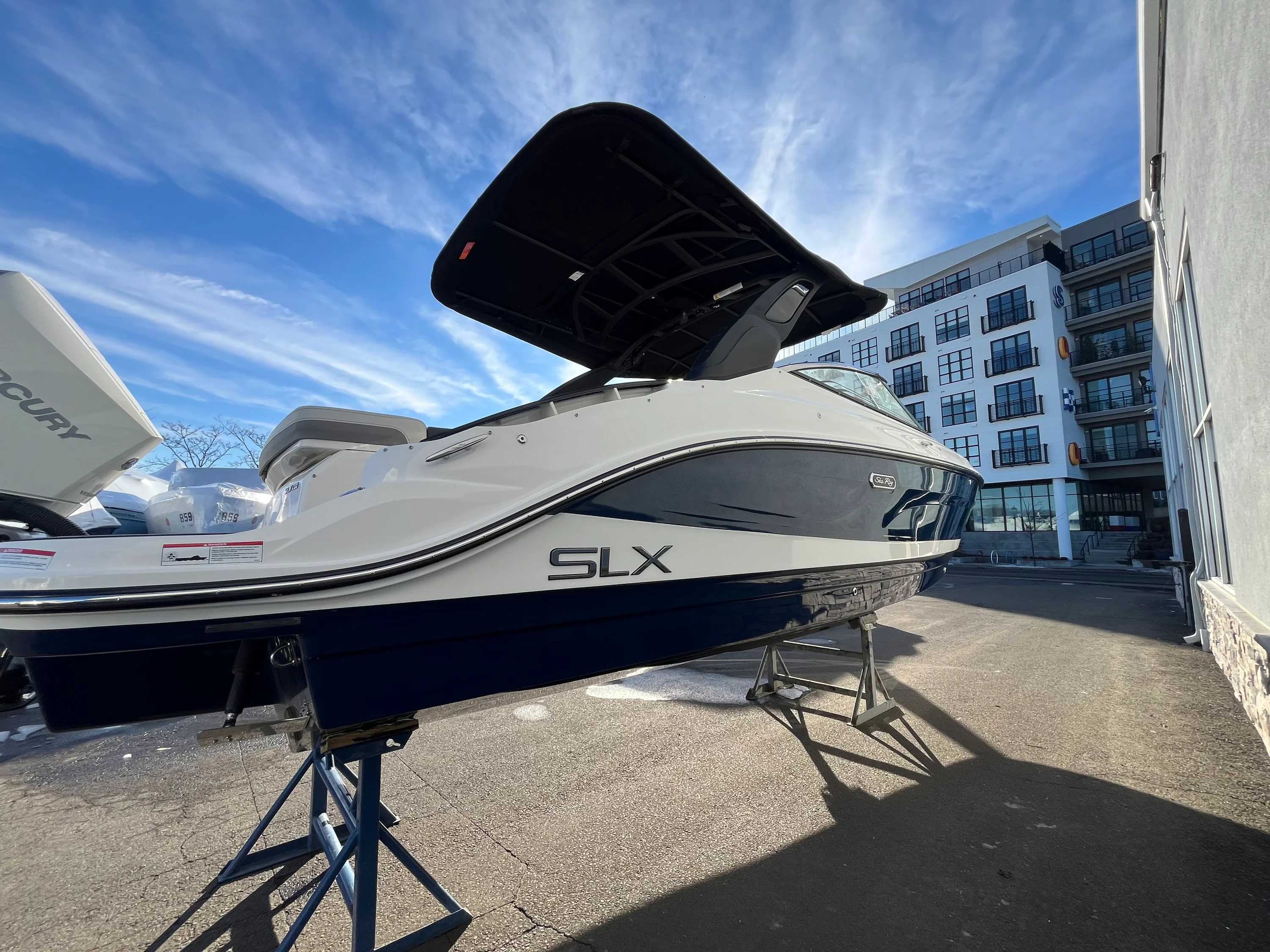 2026 Sea Ray SLX 260 Outboard Image Thumbnail #8