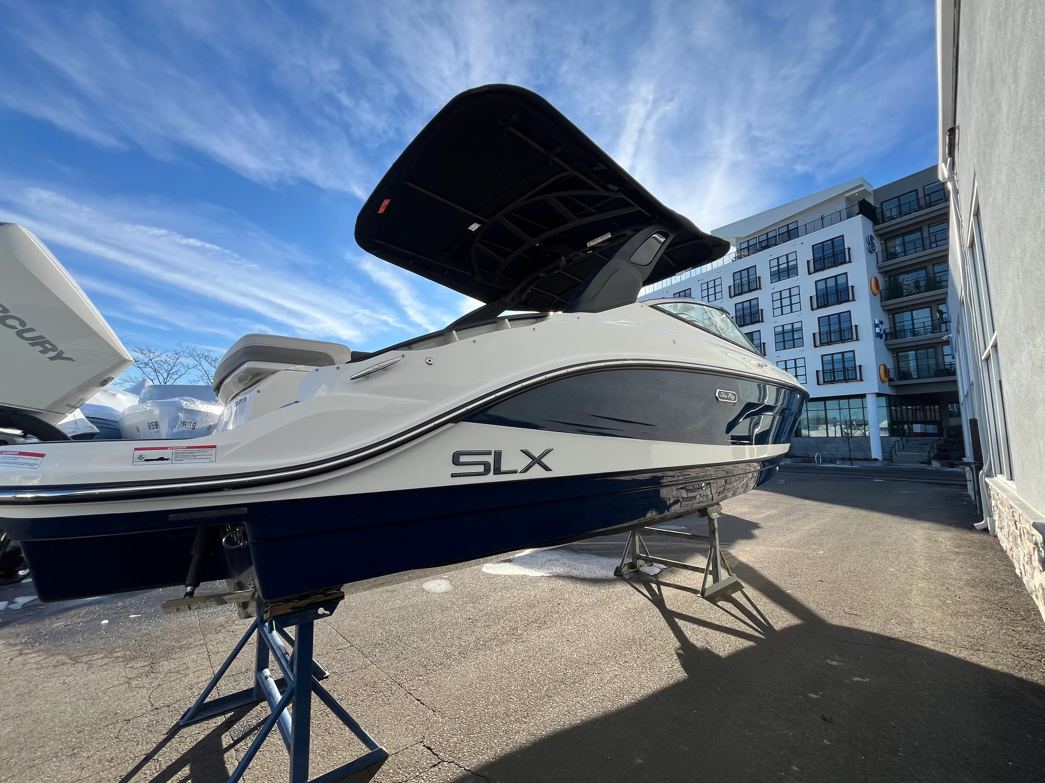 2026 Sea Ray SLX 260 Outboard Image Thumbnail #8
