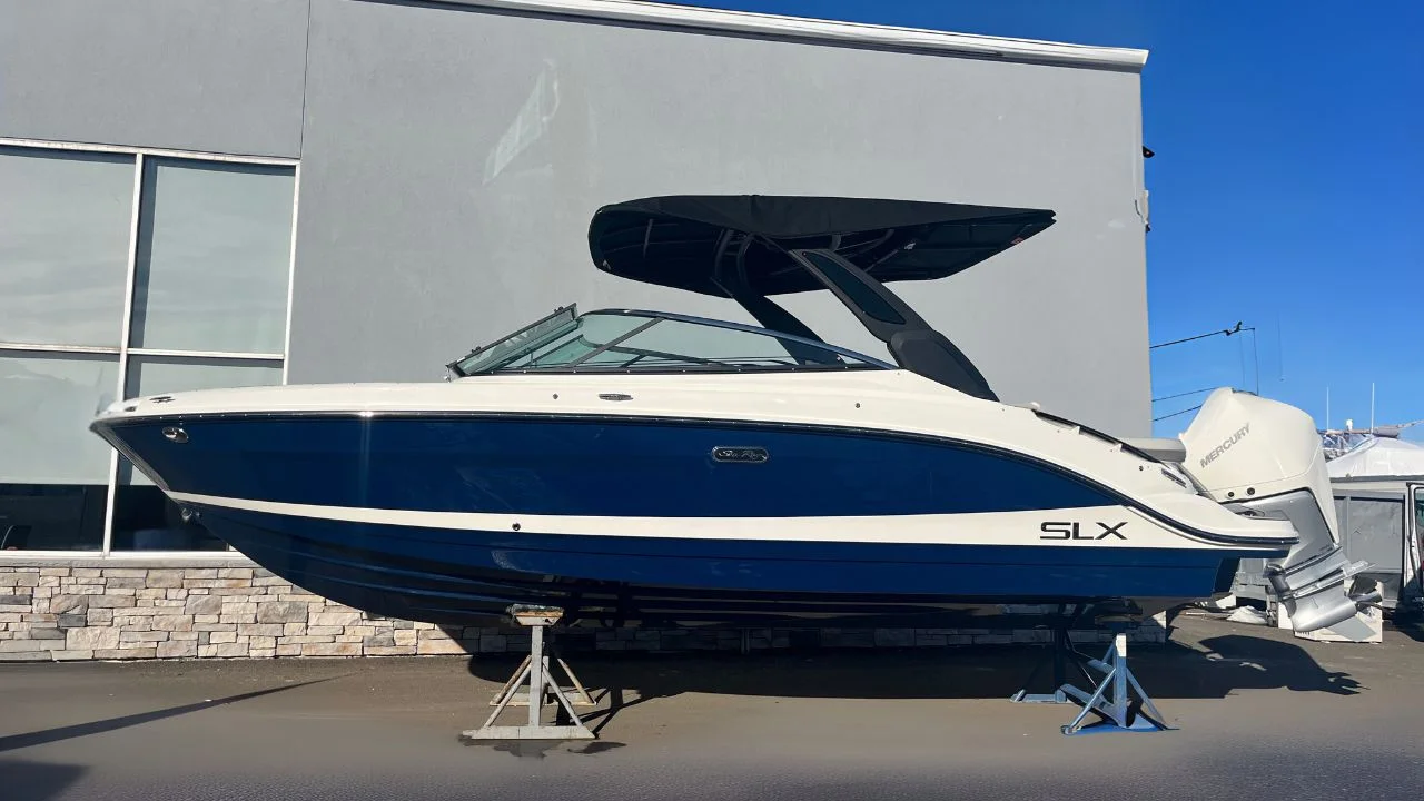 2026 Sea Ray SLX 260 Outboard Image Thumbnail #0