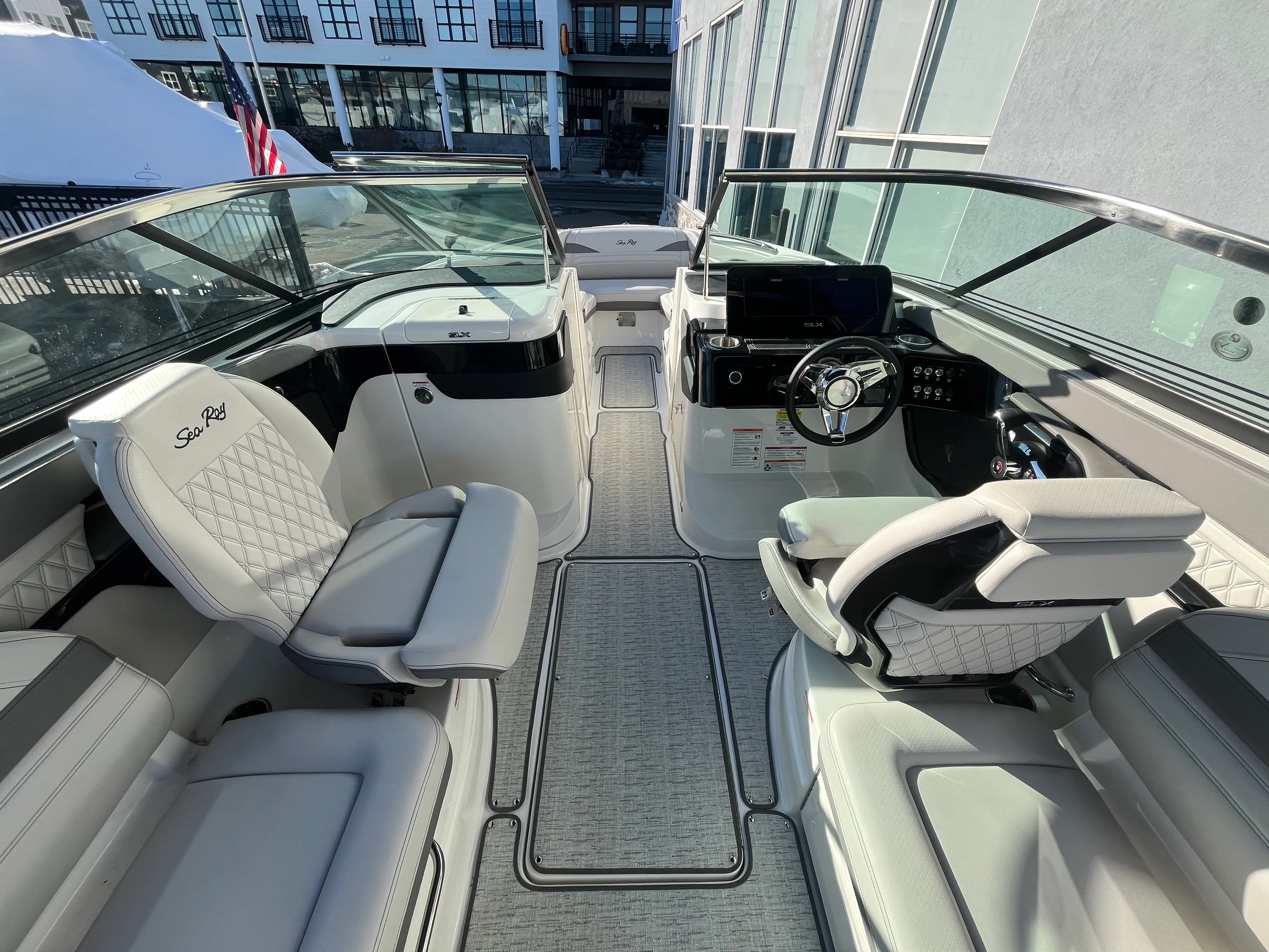 2026 Sea Ray SLX 260 Outboard Image Thumbnail #24