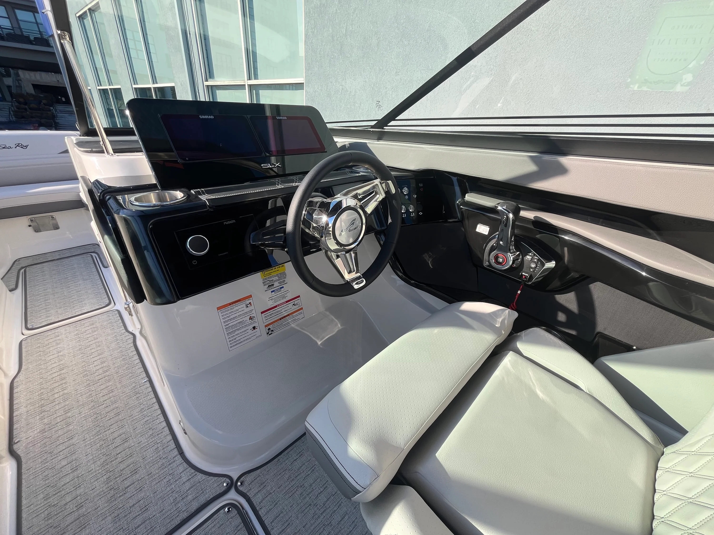 2026 Sea Ray SLX 260 Outboard Image Thumbnail #30