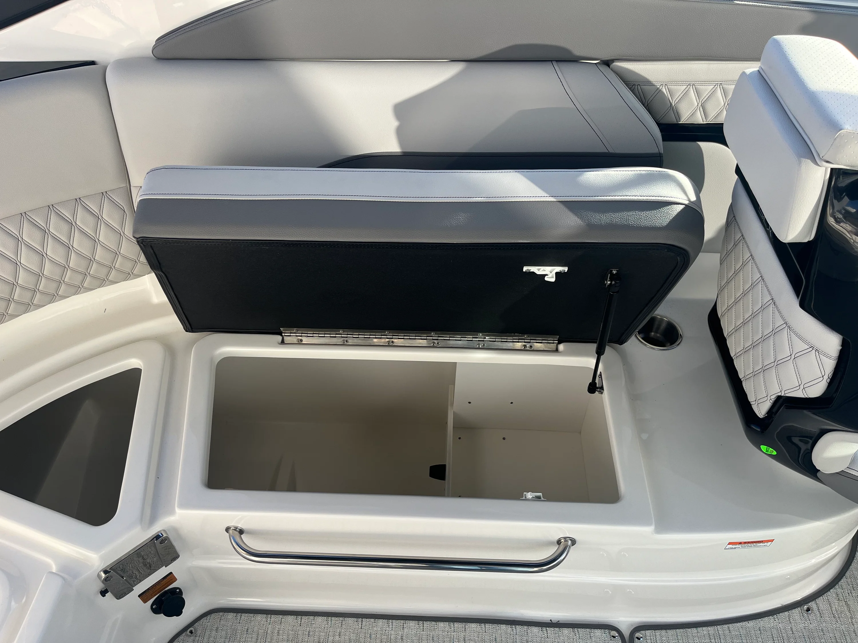 2026 Sea Ray SLX 260 Outboard Image Thumbnail #22