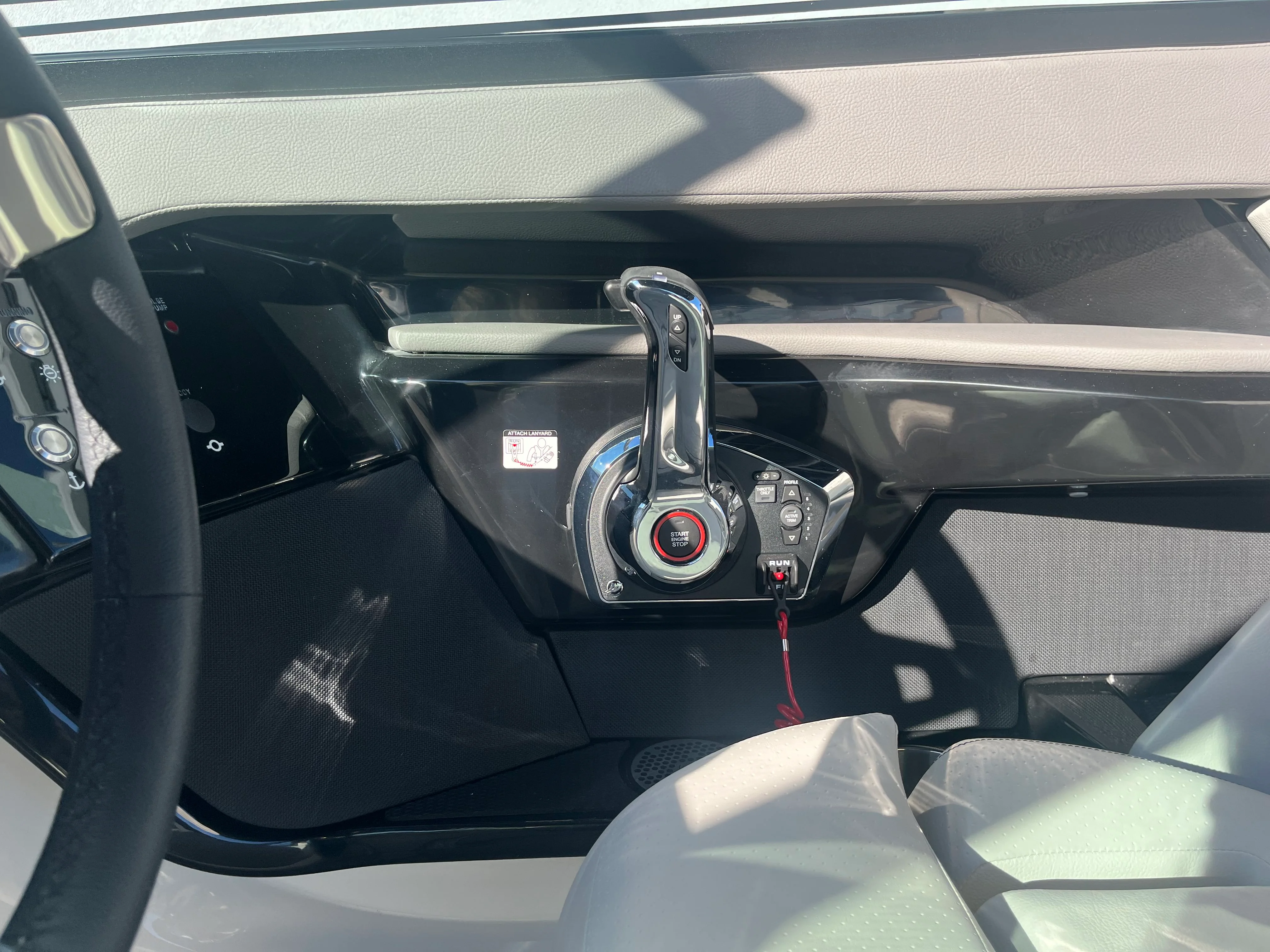 2026 Sea Ray SLX 260 Outboard Image Thumbnail #34