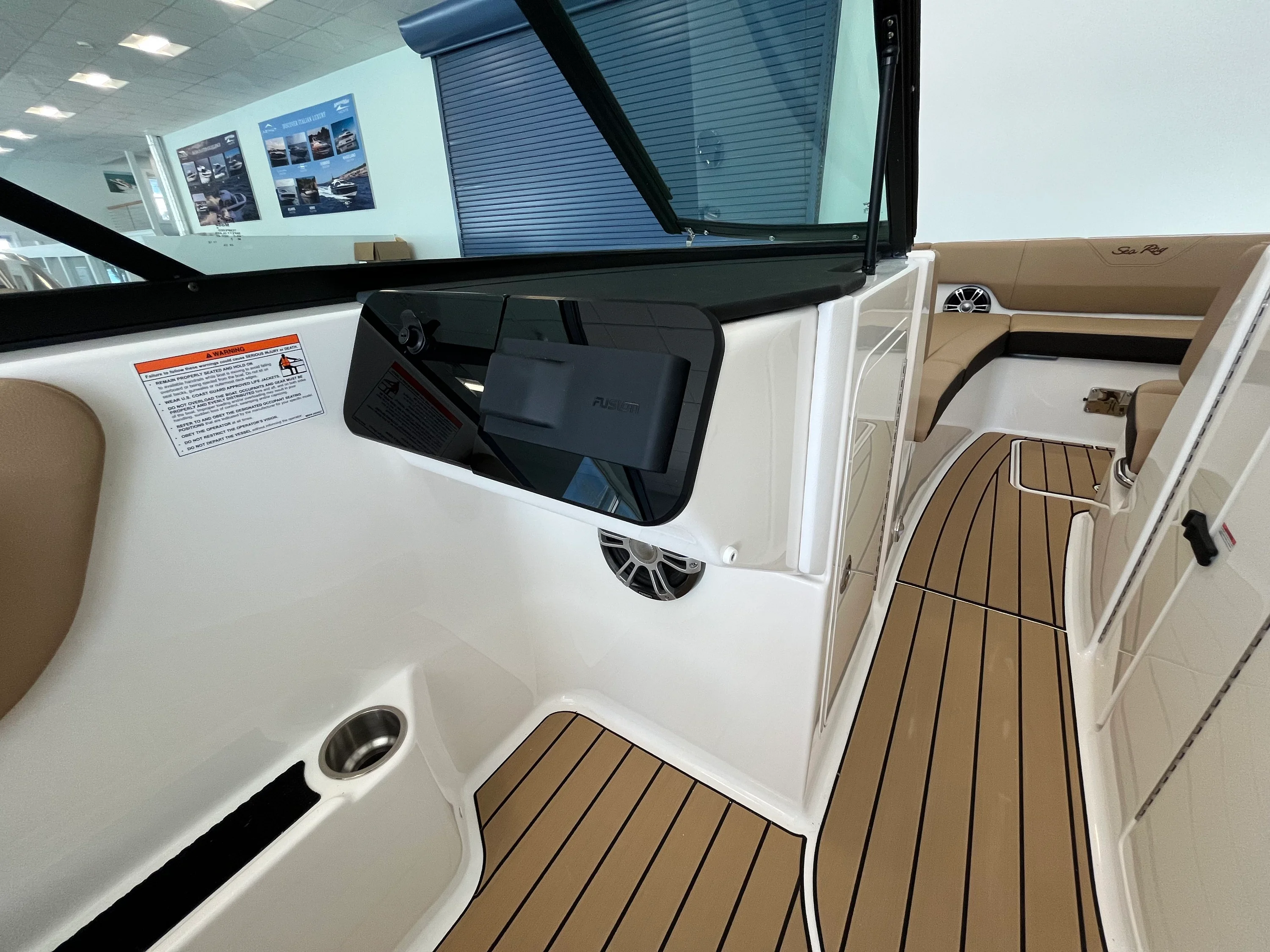 2026 Sea Ray SDX 270 Outboard Image Thumbnail #10