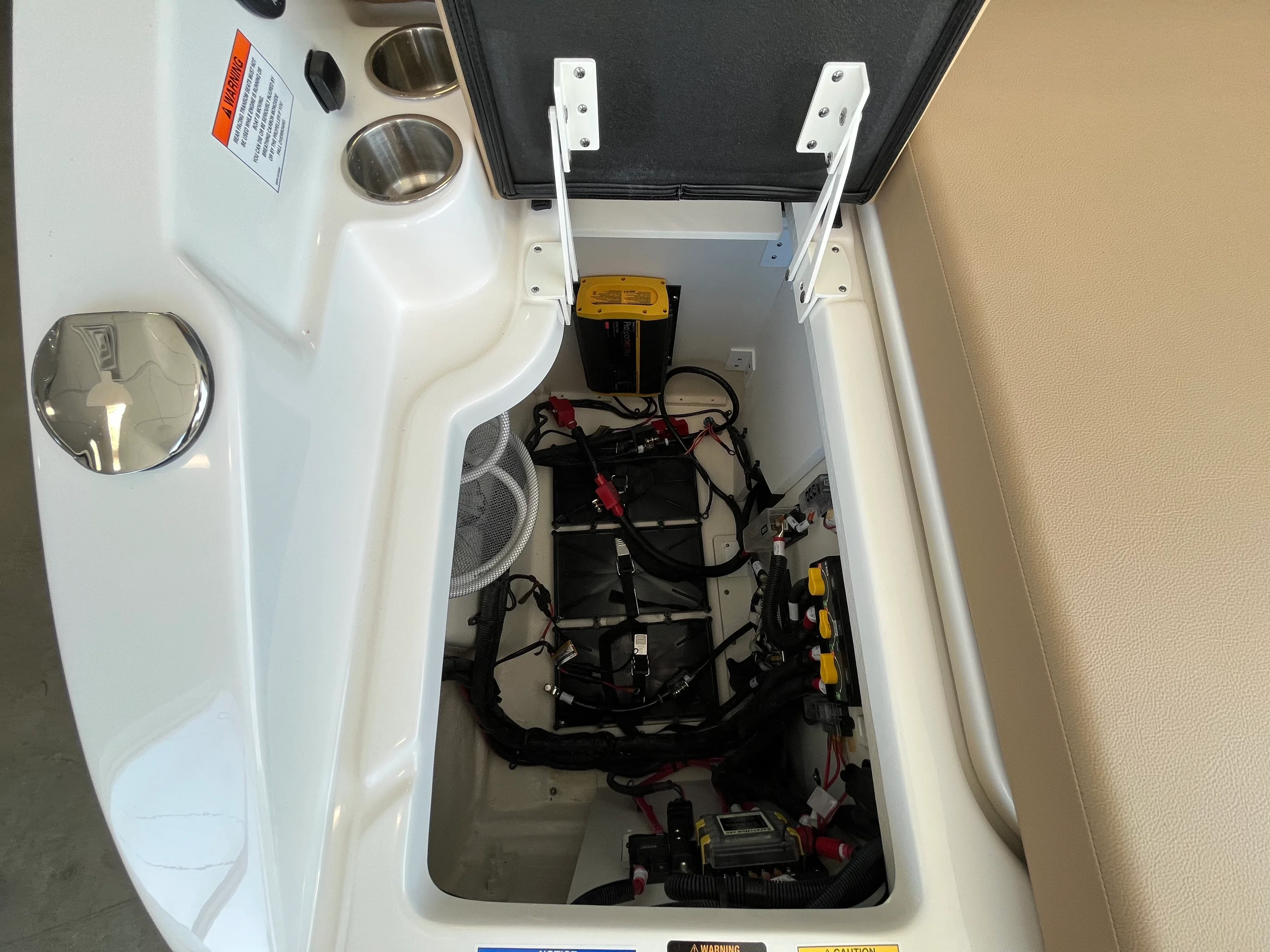 2026 Sea Ray SDX 270 Outboard Image Thumbnail #3