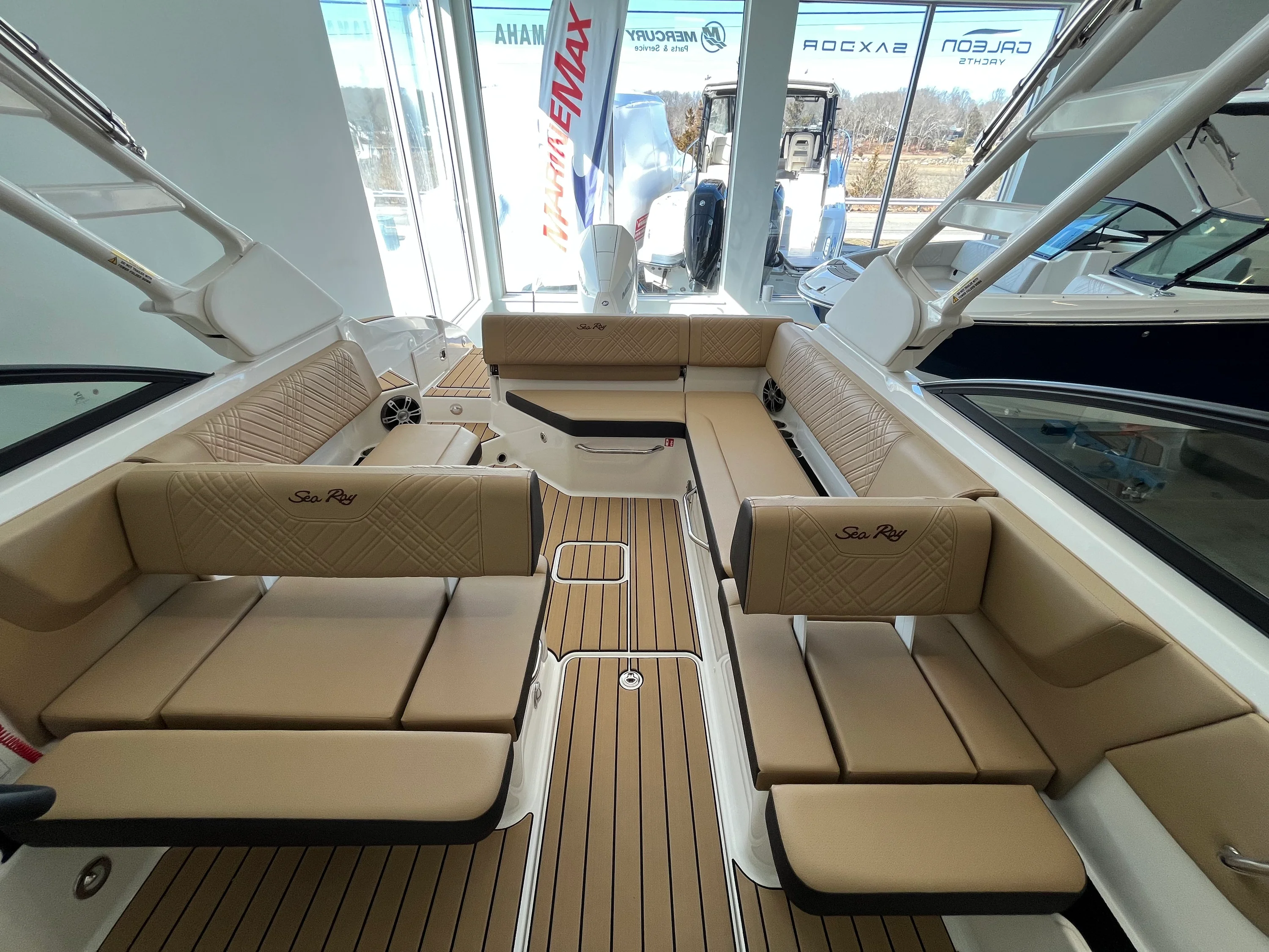 2026 Sea Ray SDX 270 Outboard Image Thumbnail #8