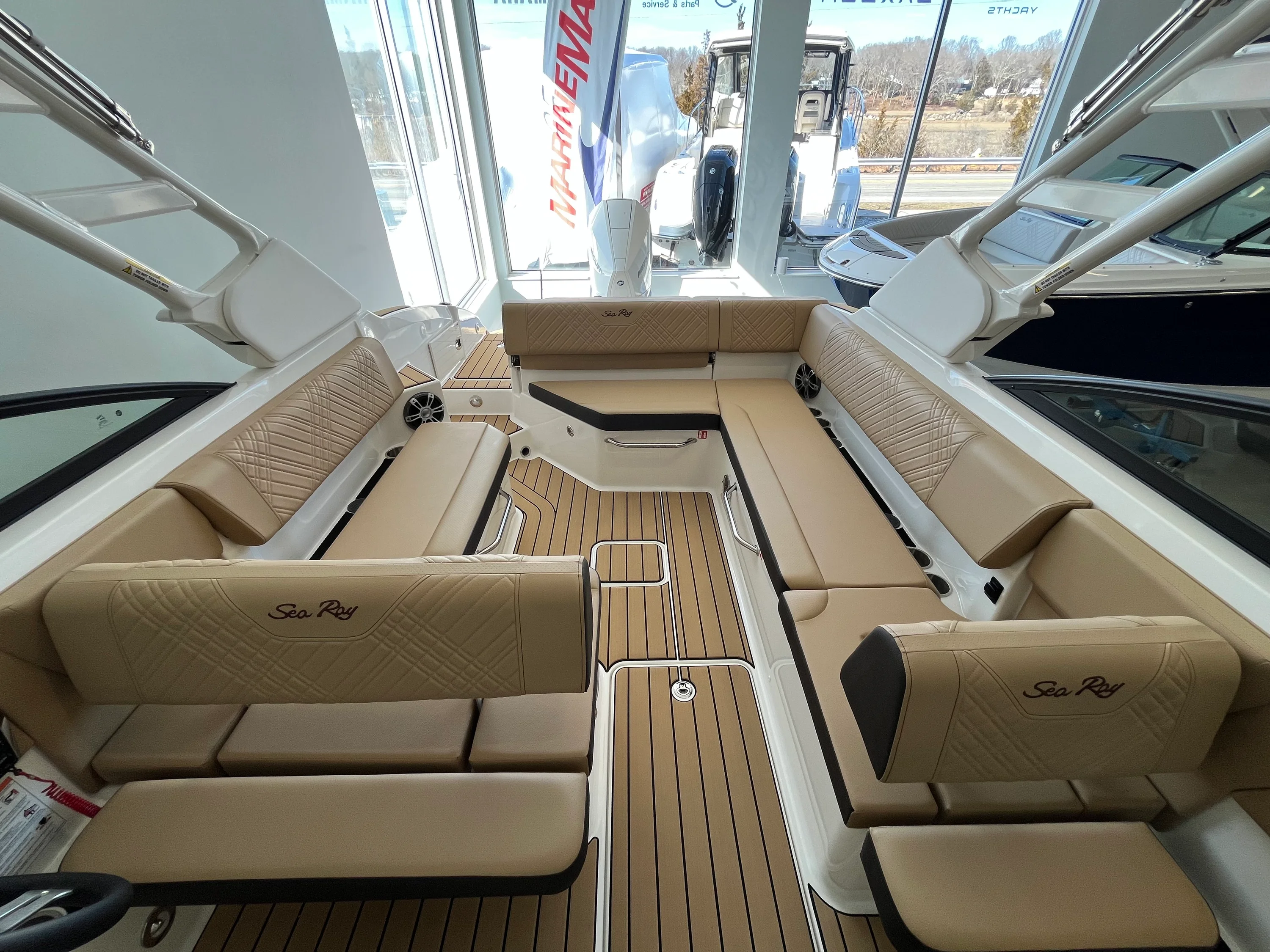 2026 Sea Ray SDX 270 Outboard Image Thumbnail #9