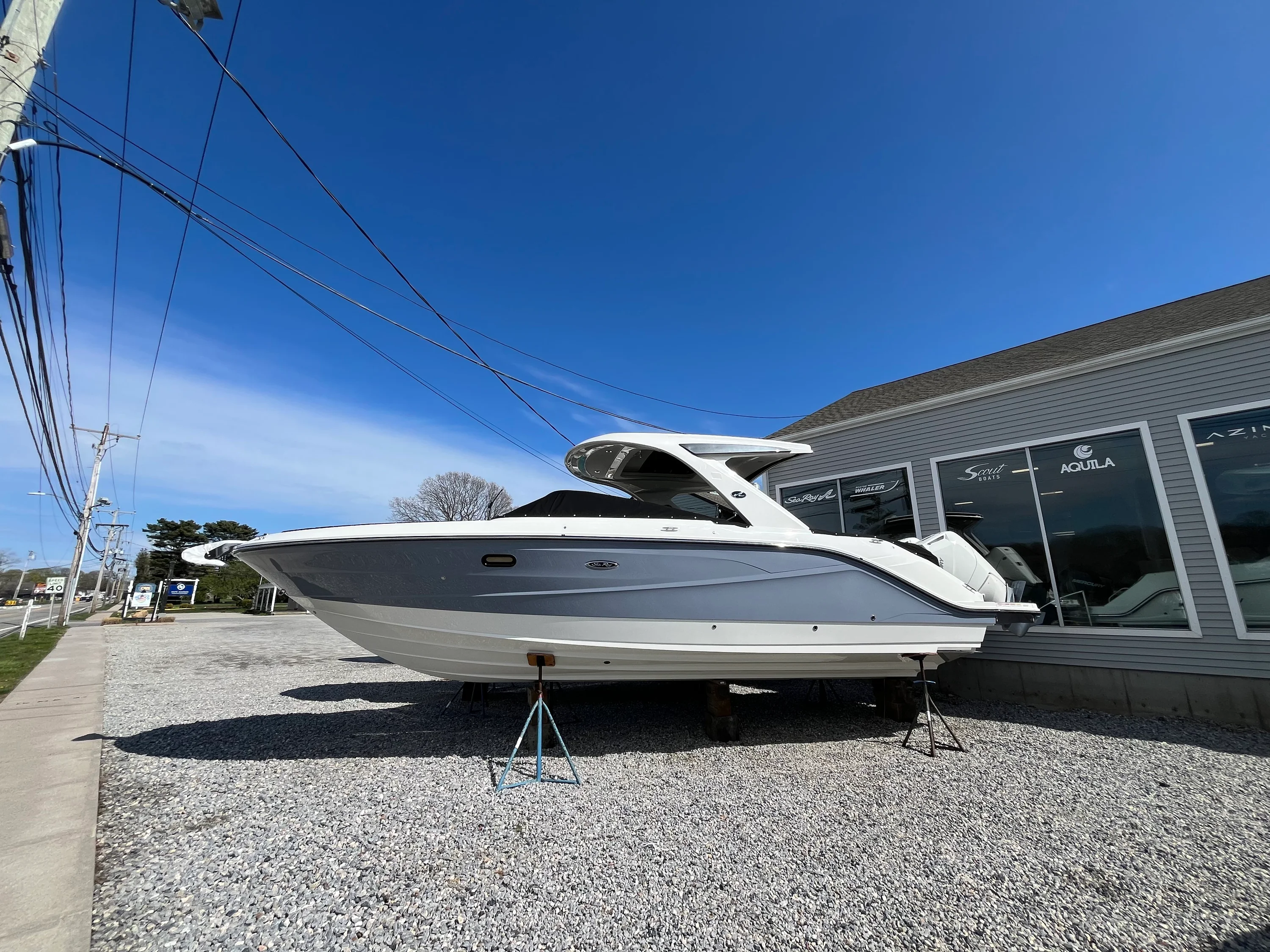 2026 Sea Ray SLX 310 Outboard Image Thumbnail #0