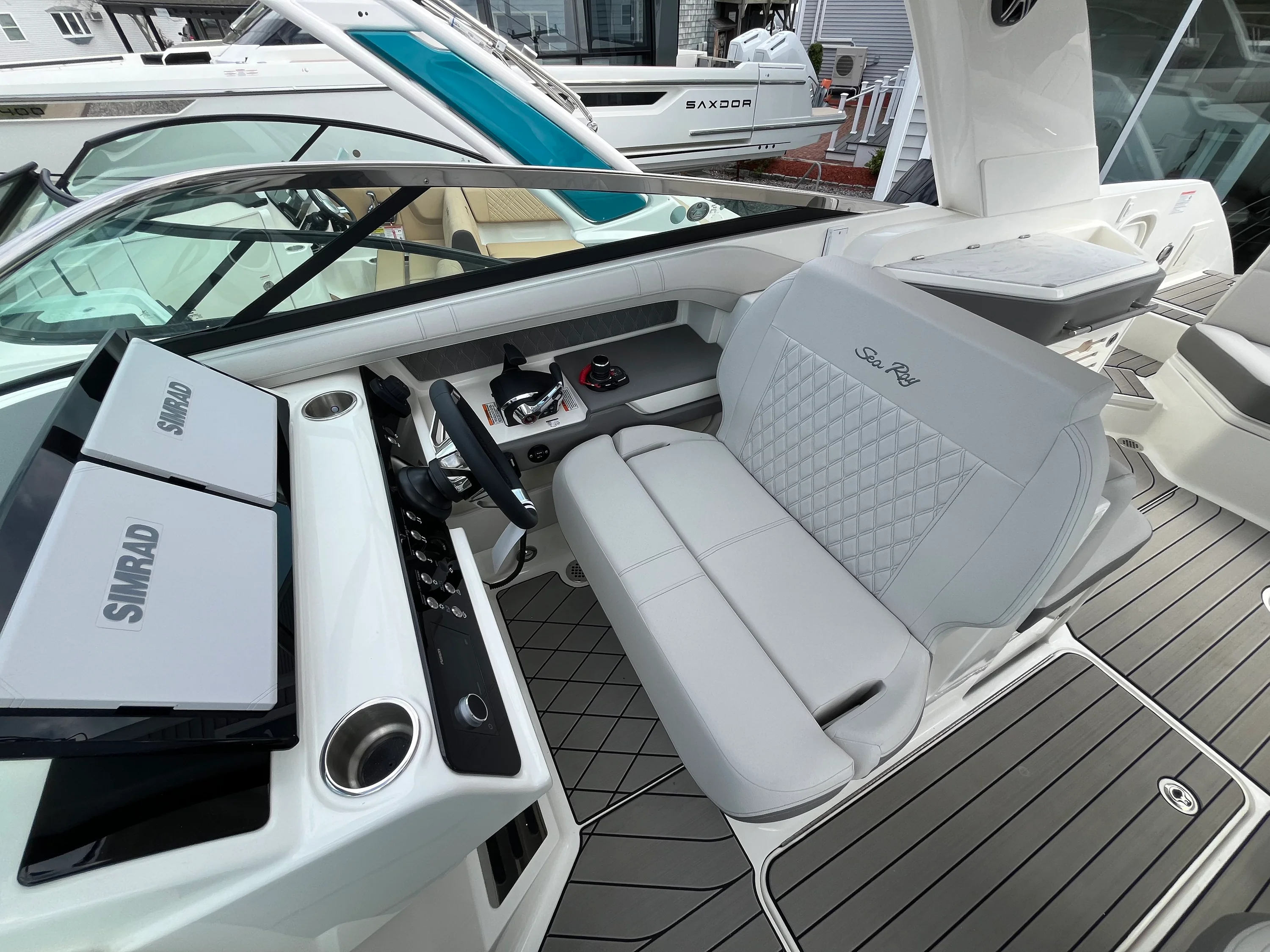 2026 Sea Ray SLX 310 Outboard Image Thumbnail #18
