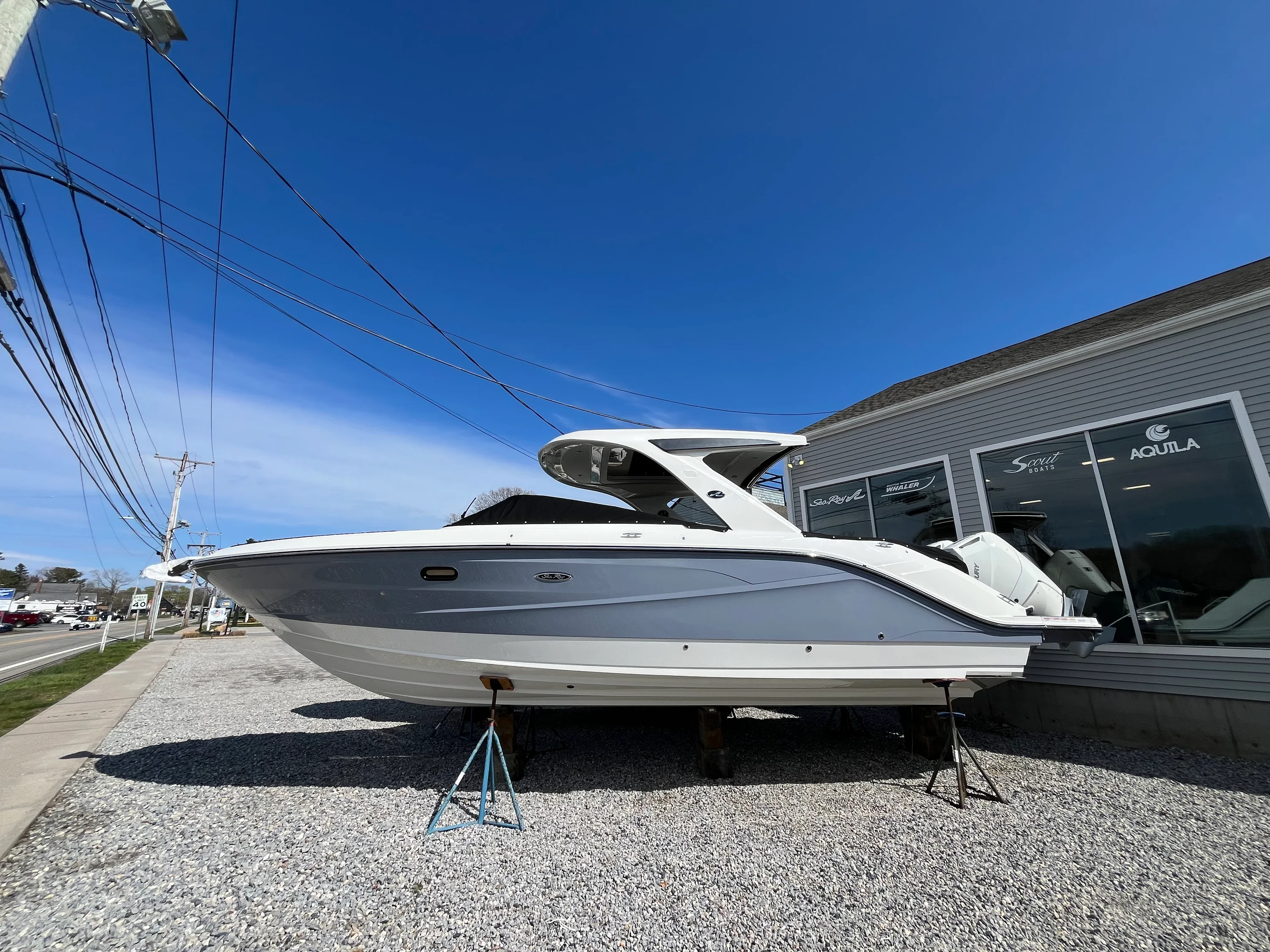 2026 Sea Ray SLX 310 Outboard Image Thumbnail #26