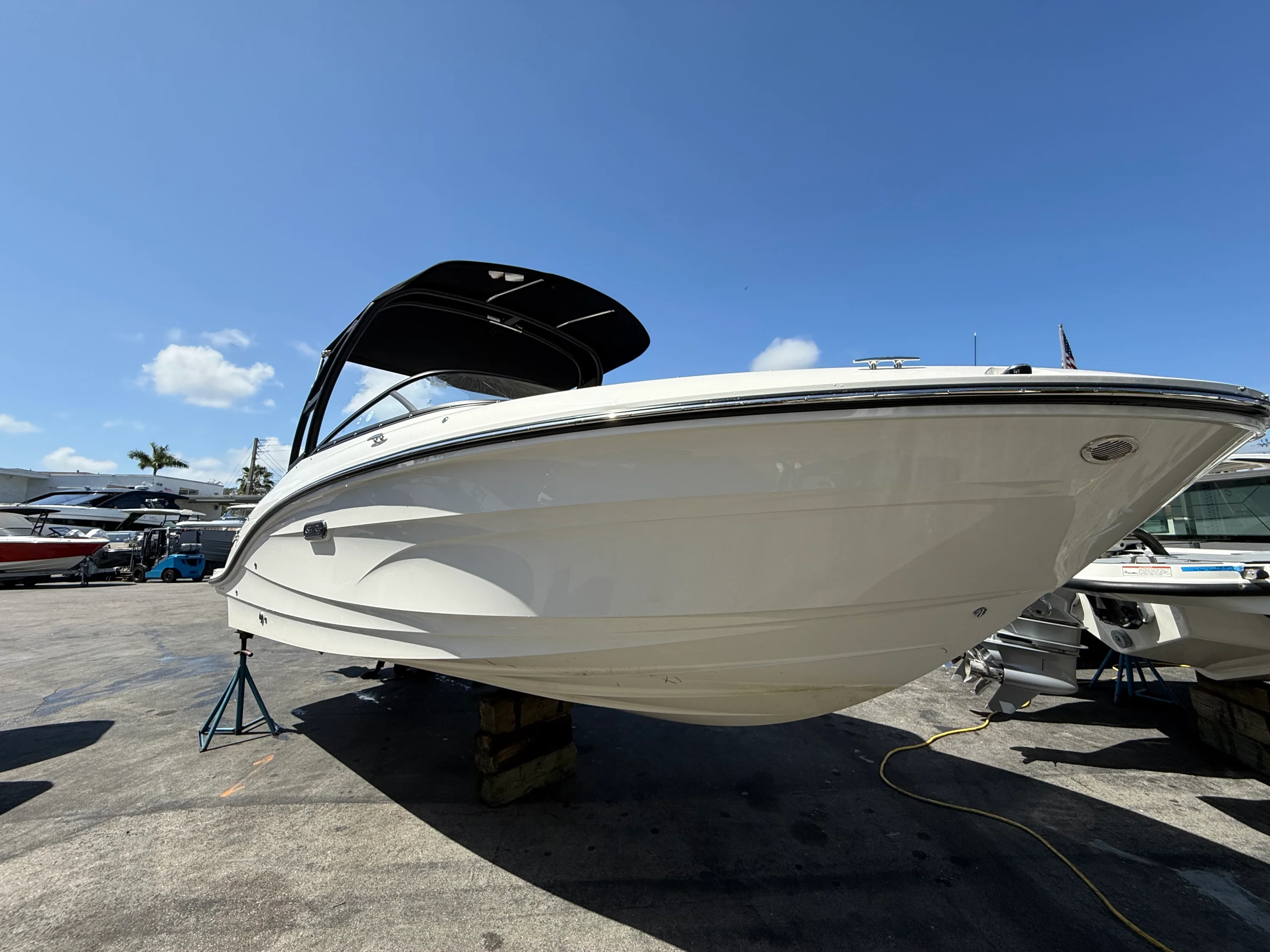 2026 Sea Ray SPX 210 Outboard Image Thumbnail #2