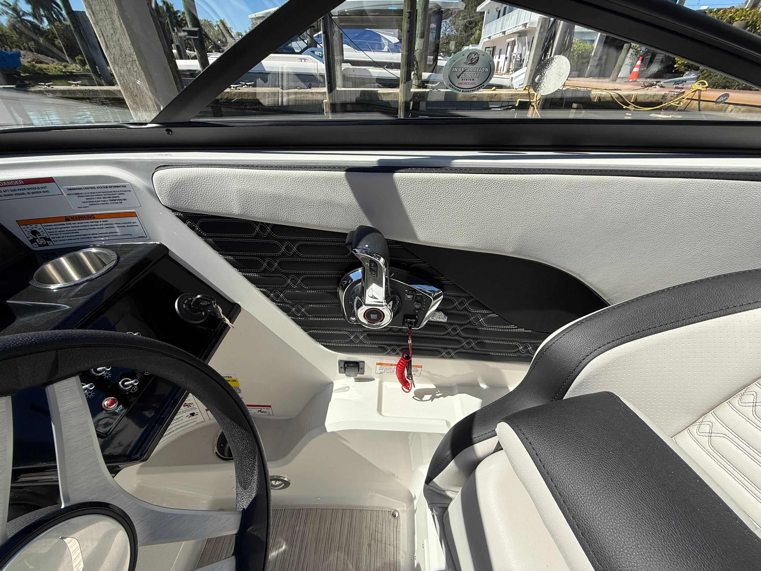 2026 Sea Ray SPX 210 Outboard Image Thumbnail #12