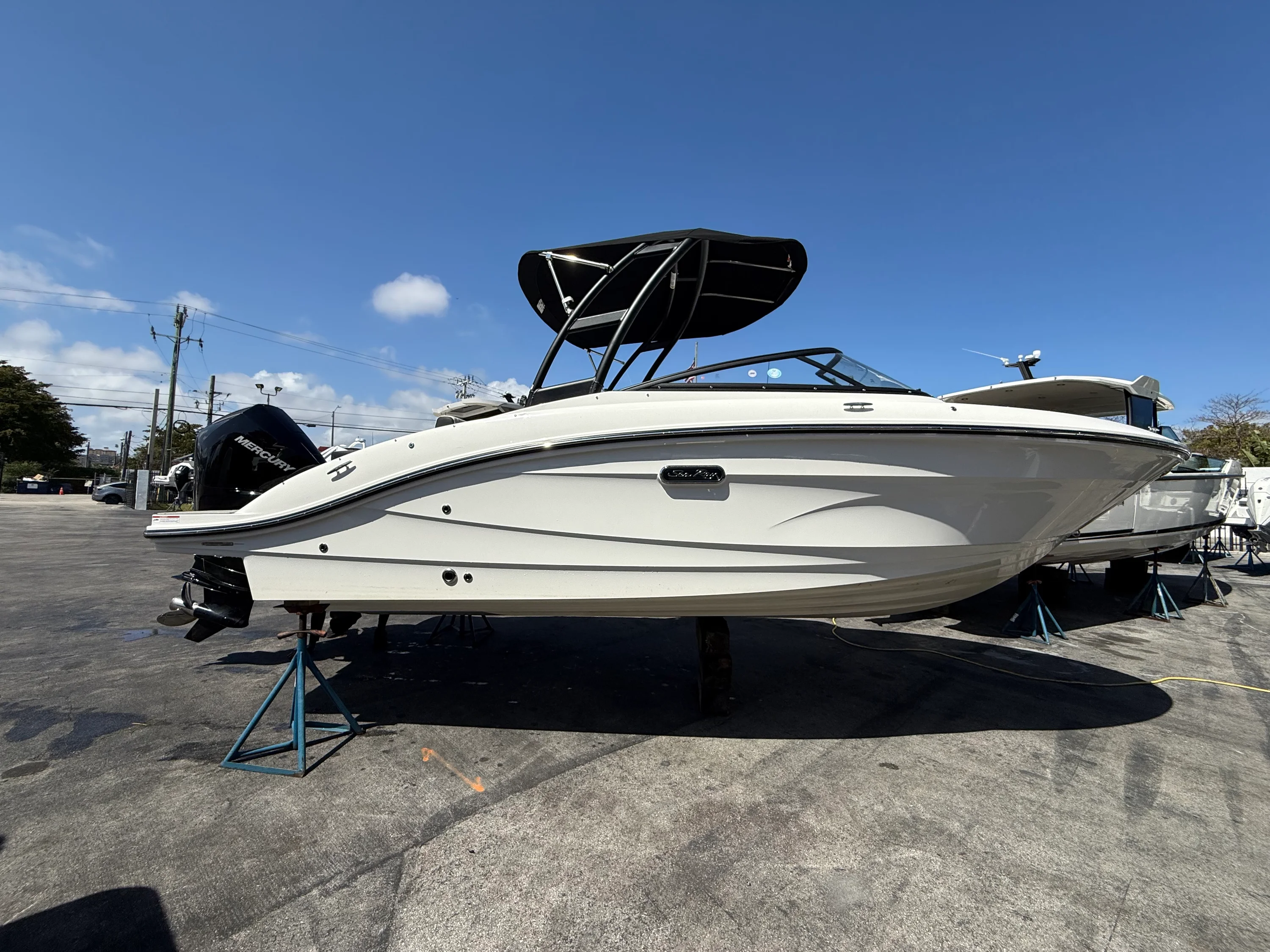 2026 Sea Ray SPX 210 Outboard Image Thumbnail #1