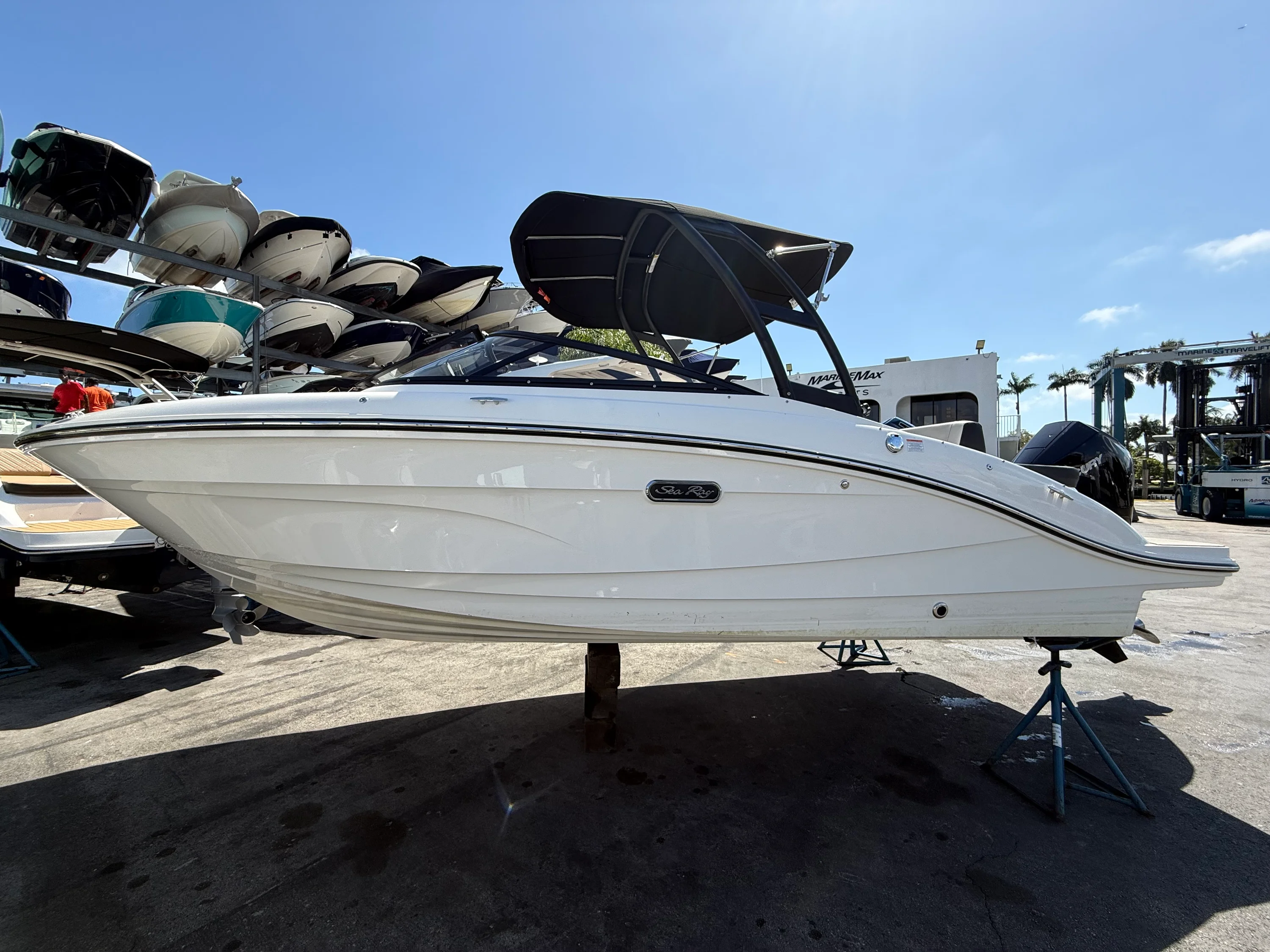 2026 Sea Ray SPX 210 Outboard Image Thumbnail #0