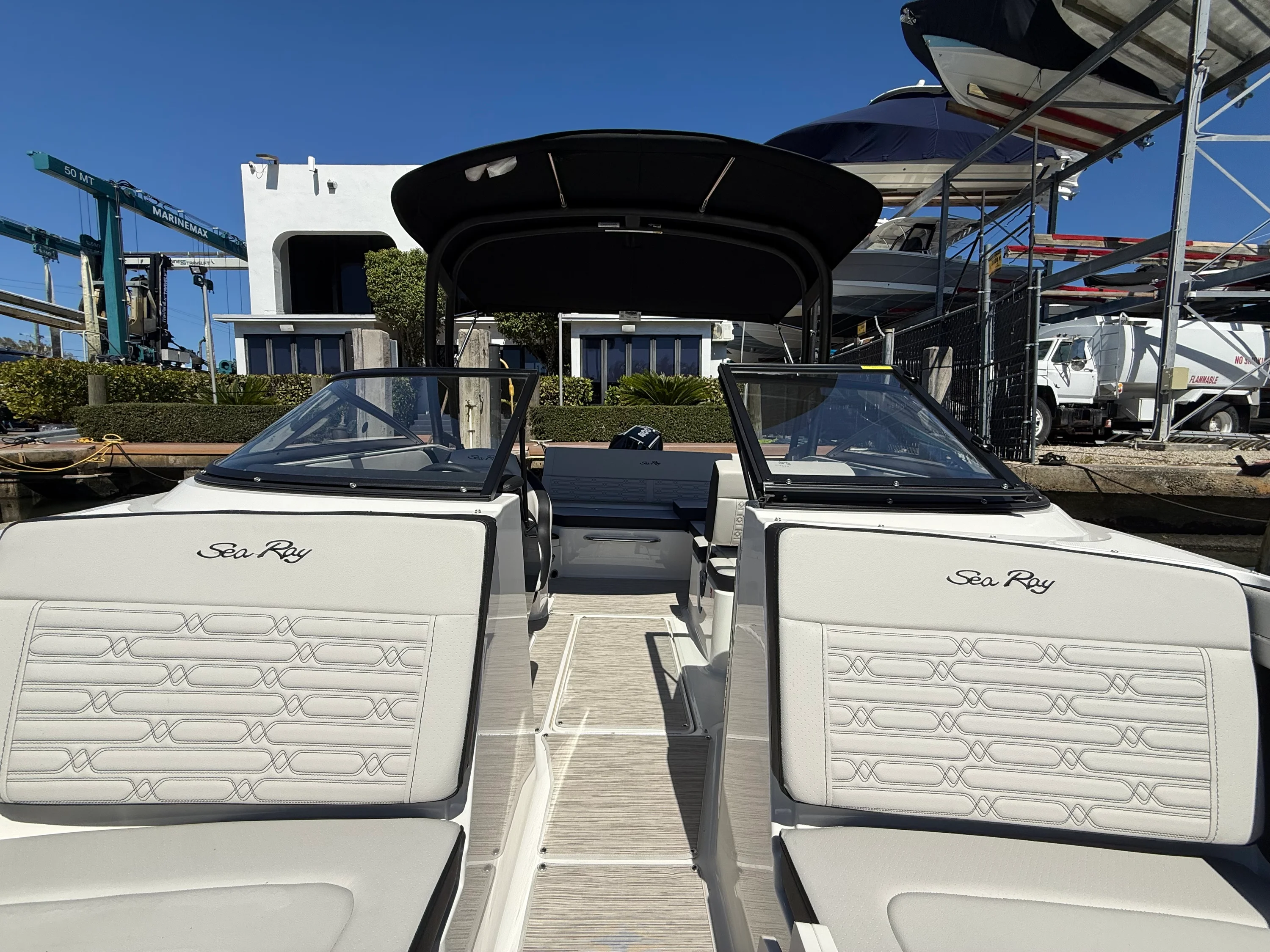 2026 Sea Ray SPX 210 Outboard Image Thumbnail #16