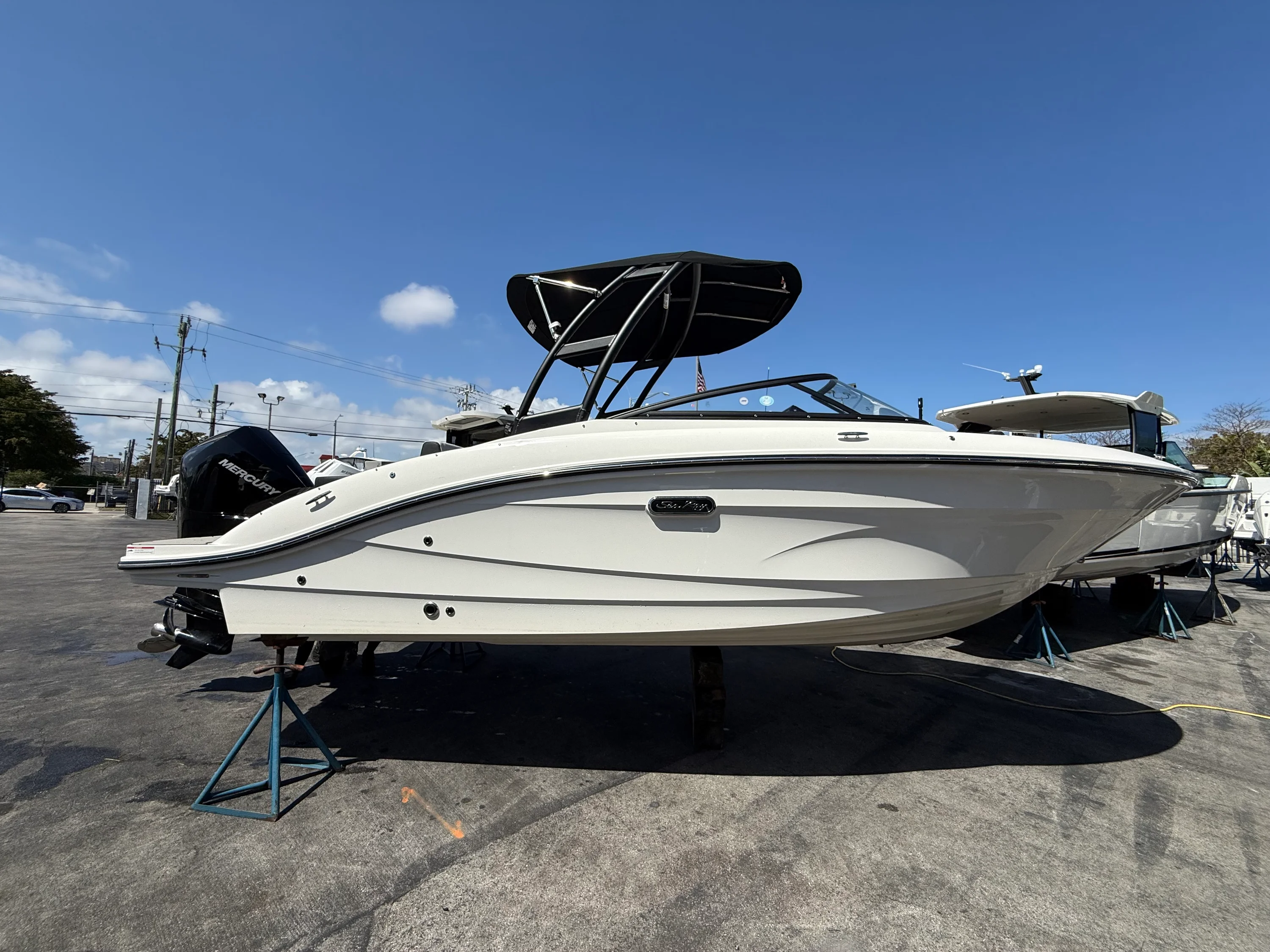 2026 Sea Ray SPX 210 Outboard Image Thumbnail #3