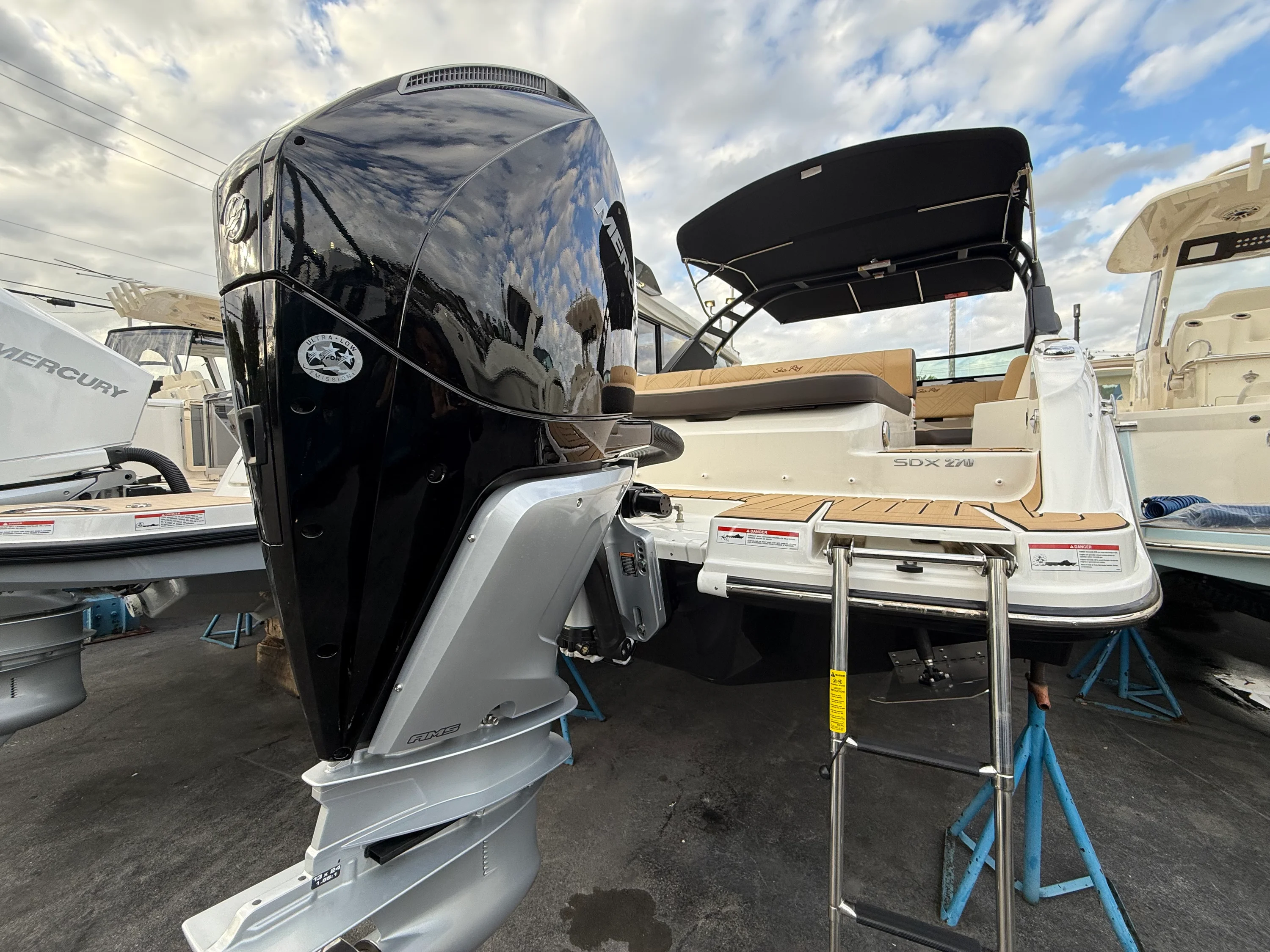 2026 Sea Ray SDX 270 Outboard Image Thumbnail #39
