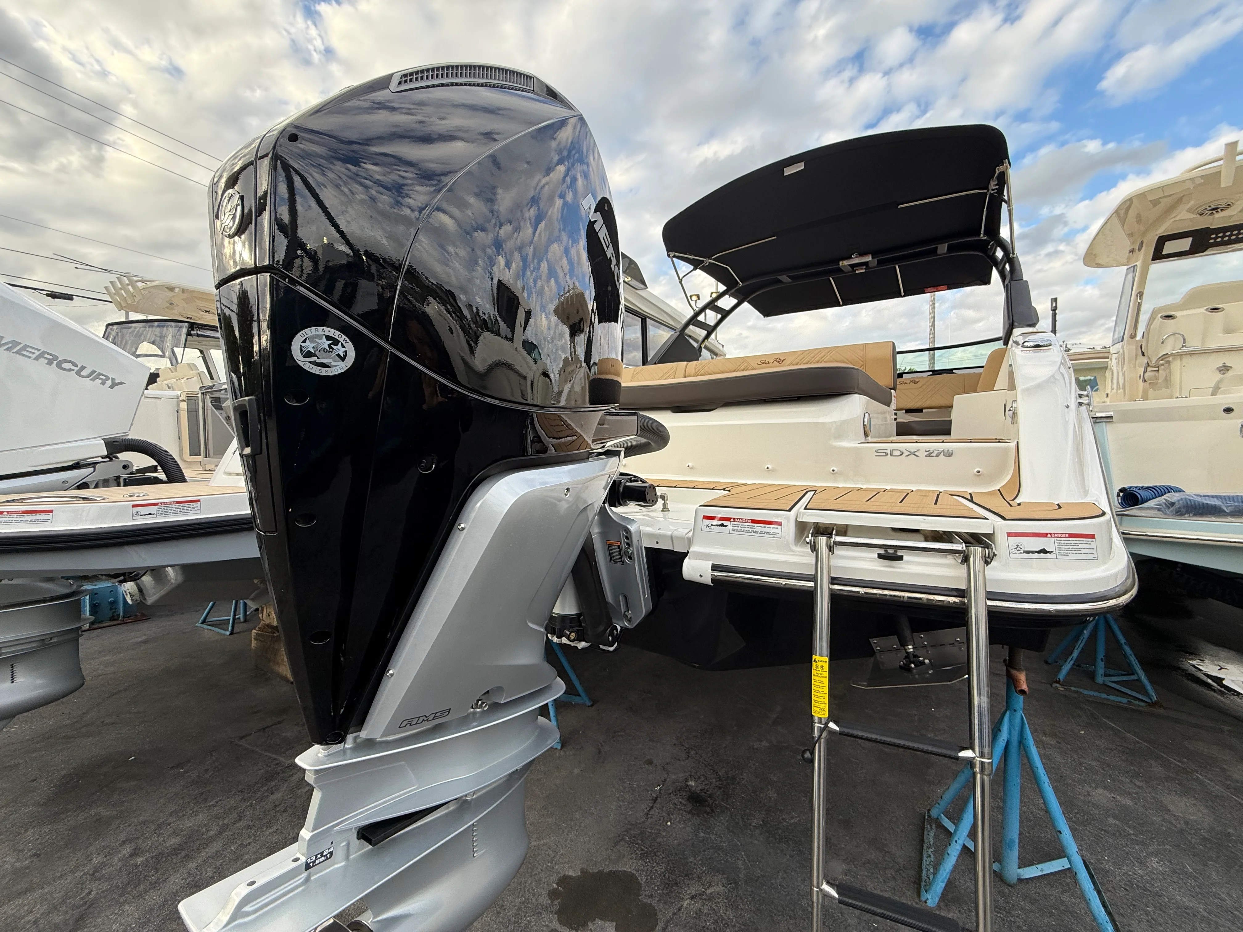 2026 Sea Ray SDX 270 Outboard Image Thumbnail #39
