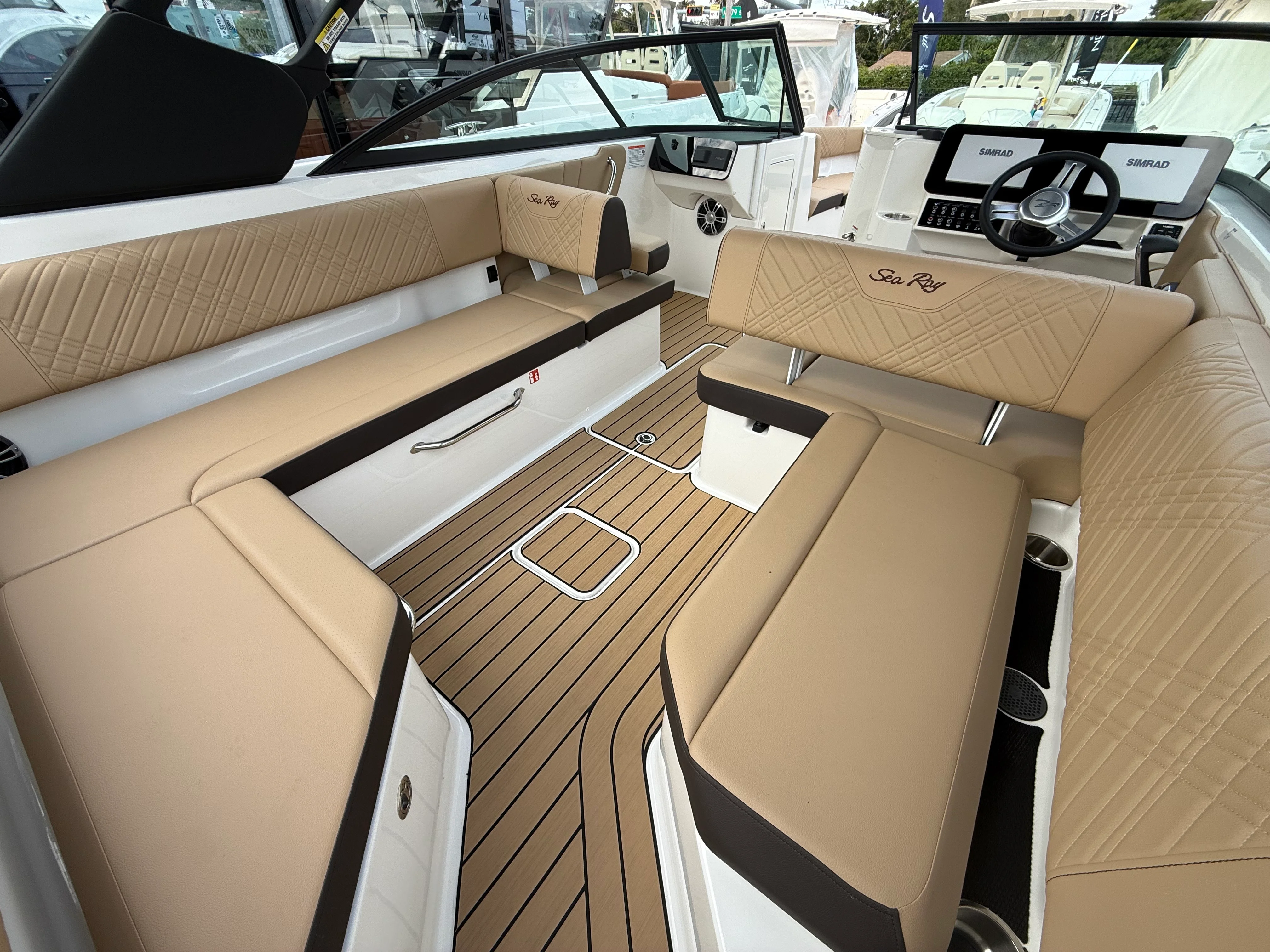 2026 Sea Ray SDX 270 Outboard Image Thumbnail #9