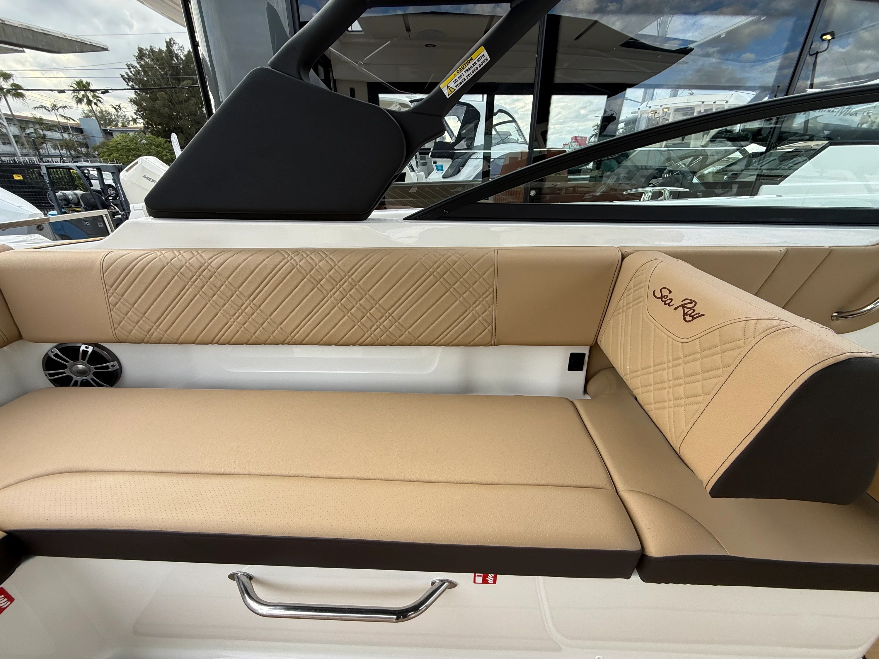 2026 Sea Ray SDX 270 Outboard Image Thumbnail #11