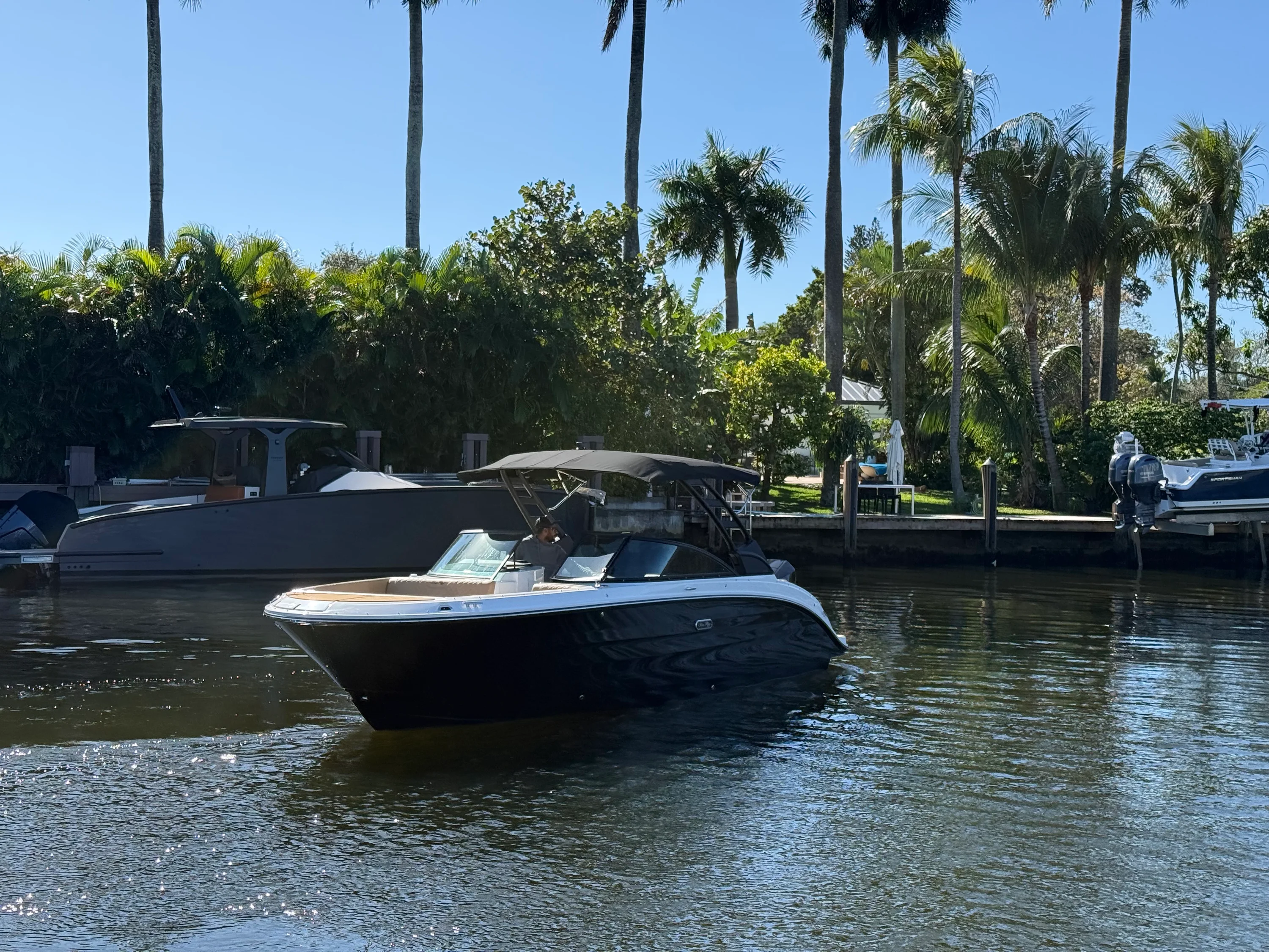 2026 Sea Ray SDX 270 Outboard Image Thumbnail #2