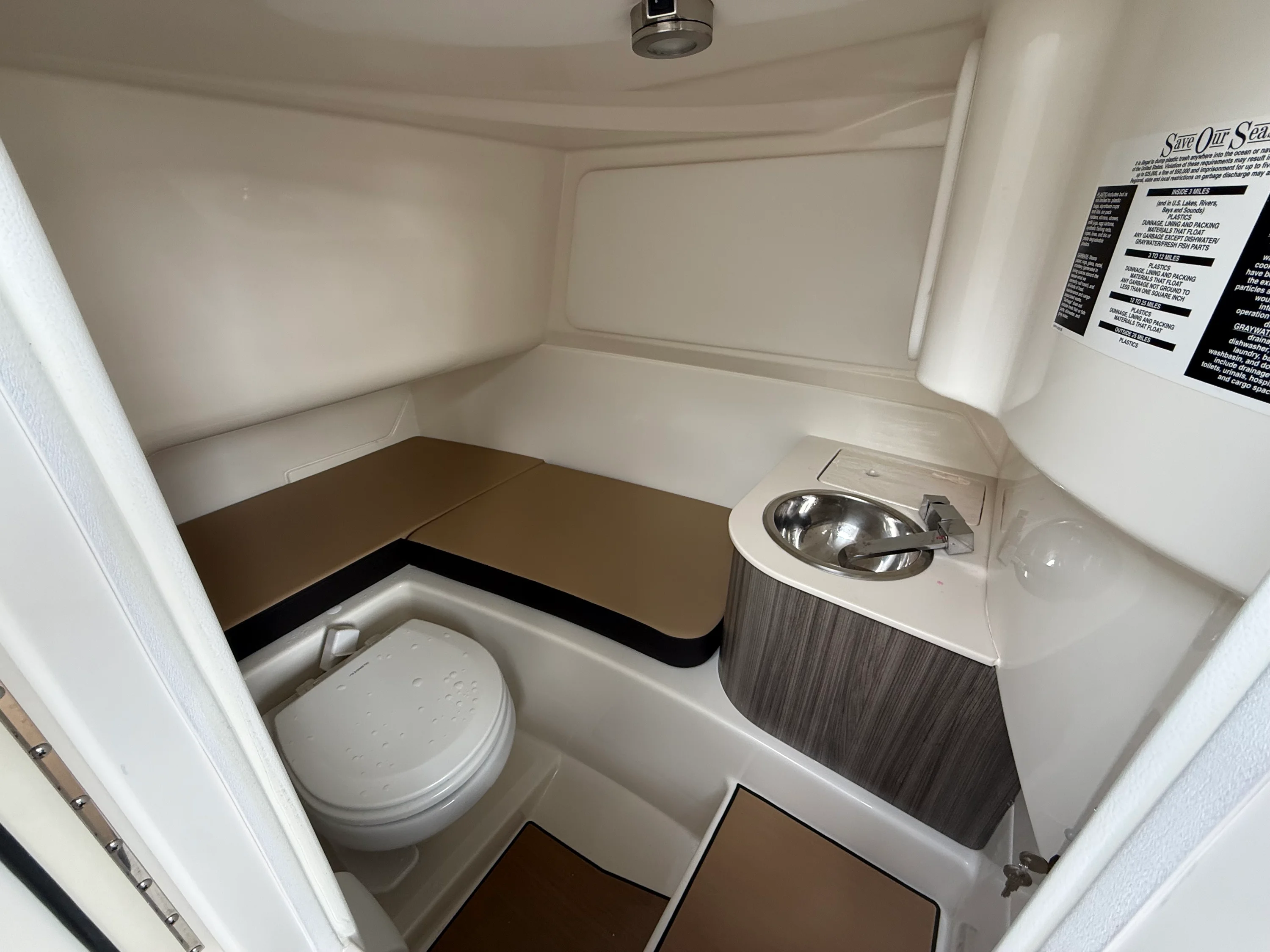 2026 Sea Ray SDX 270 Outboard Image Thumbnail #25