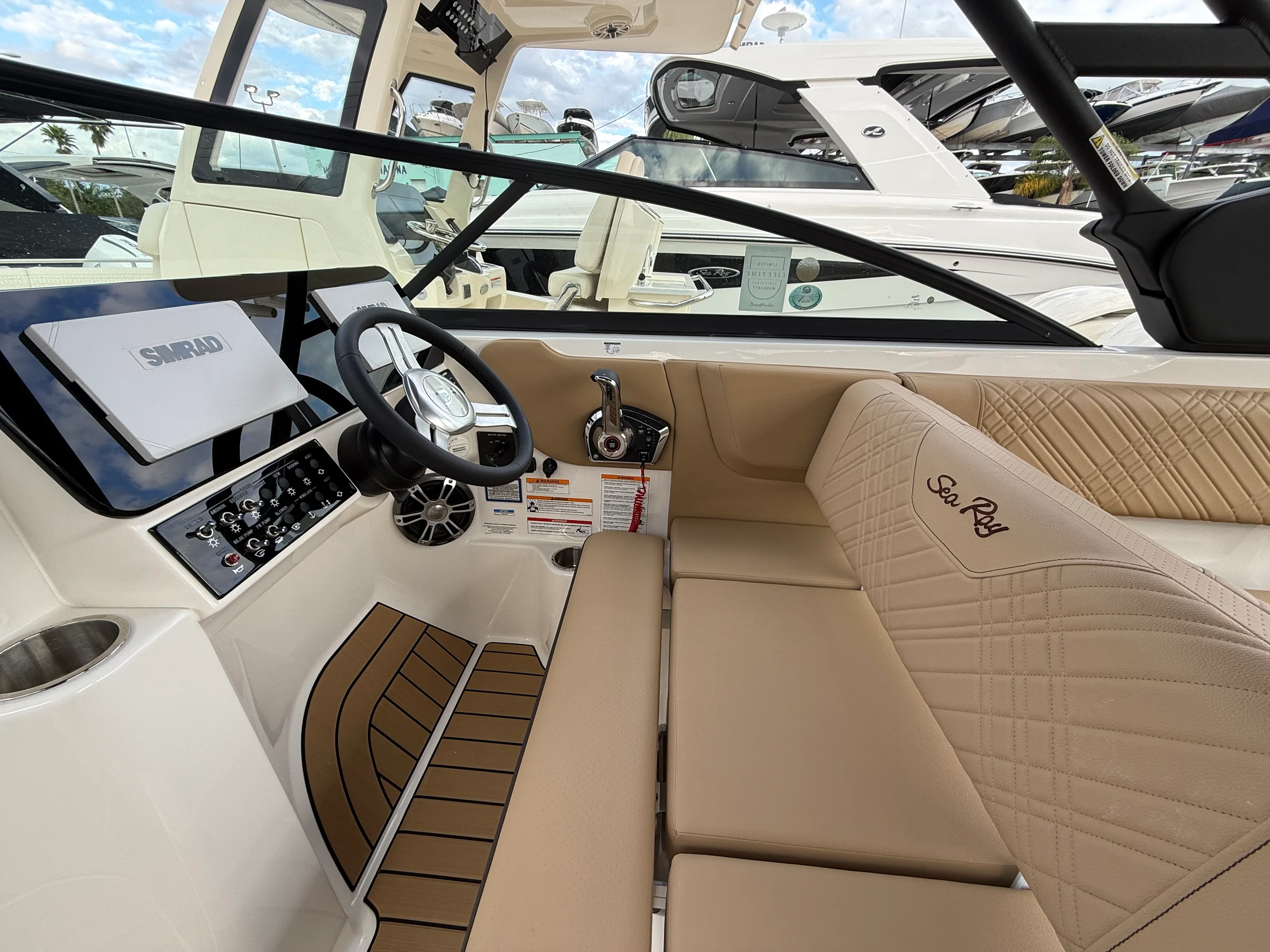 2026 Sea Ray SDX 270 Outboard Image Thumbnail #17