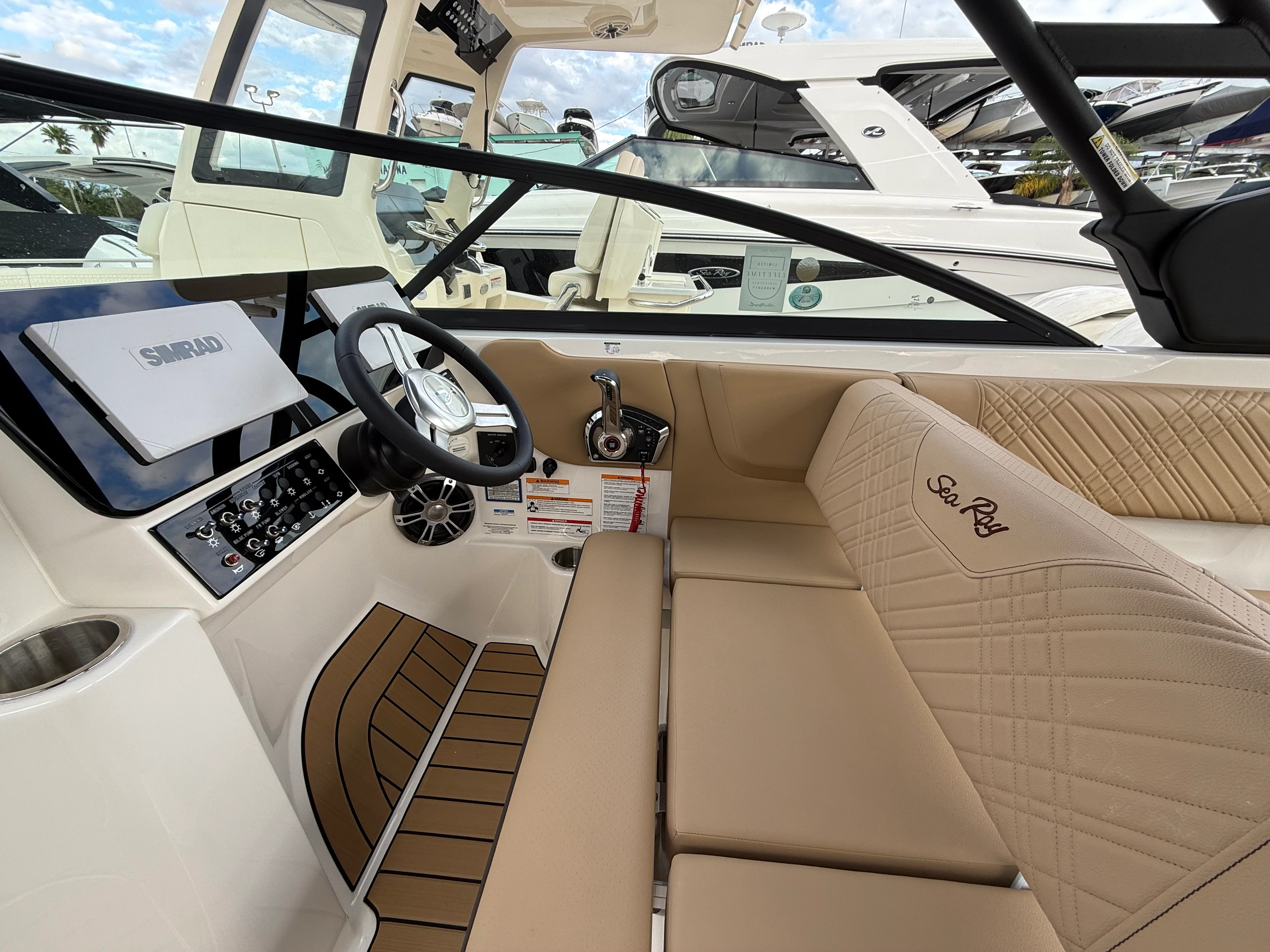 2026 Sea Ray SDX 270 Outboard Image Thumbnail #17