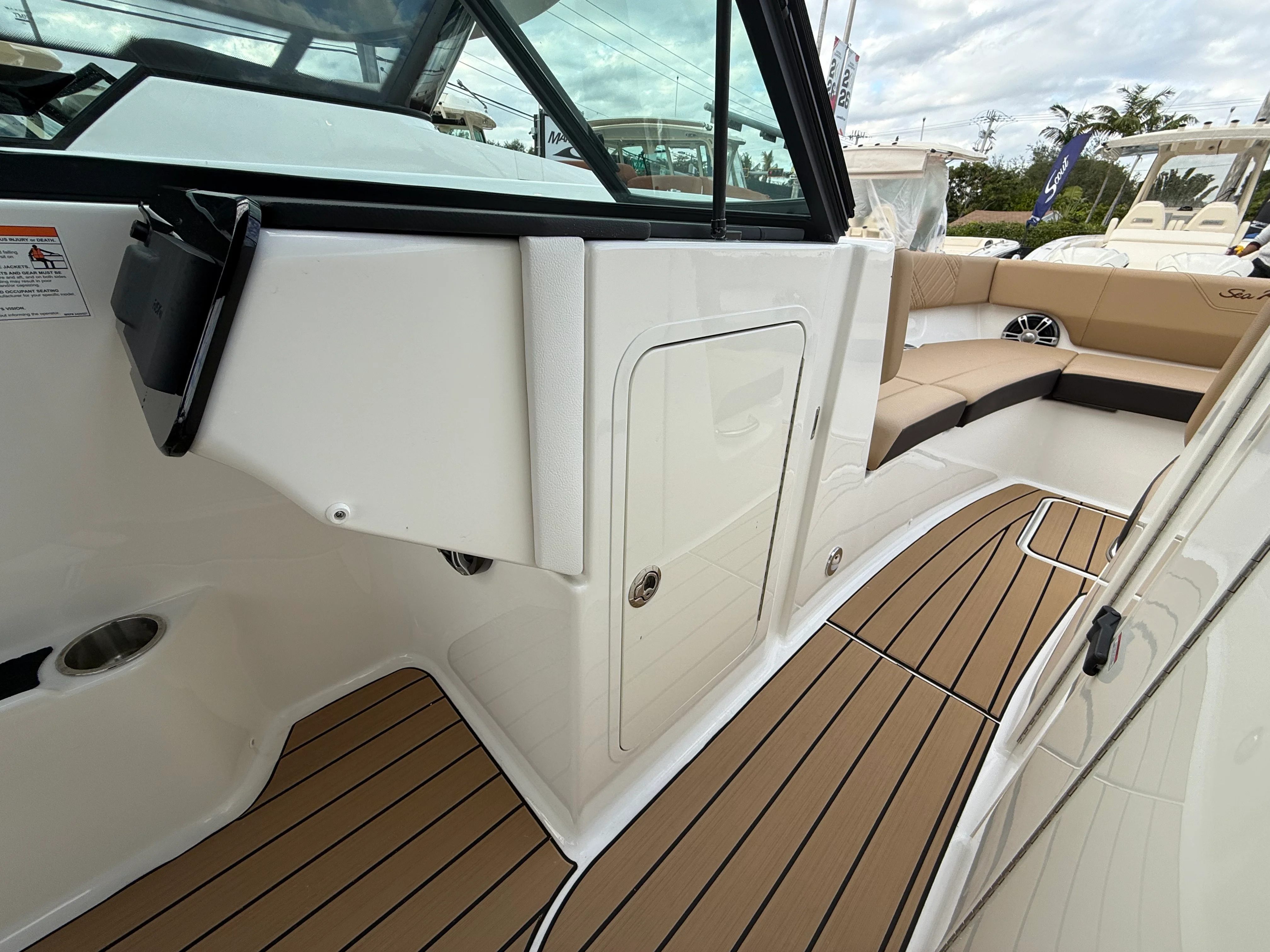 2026 Sea Ray SDX 270 Outboard Image Thumbnail #28