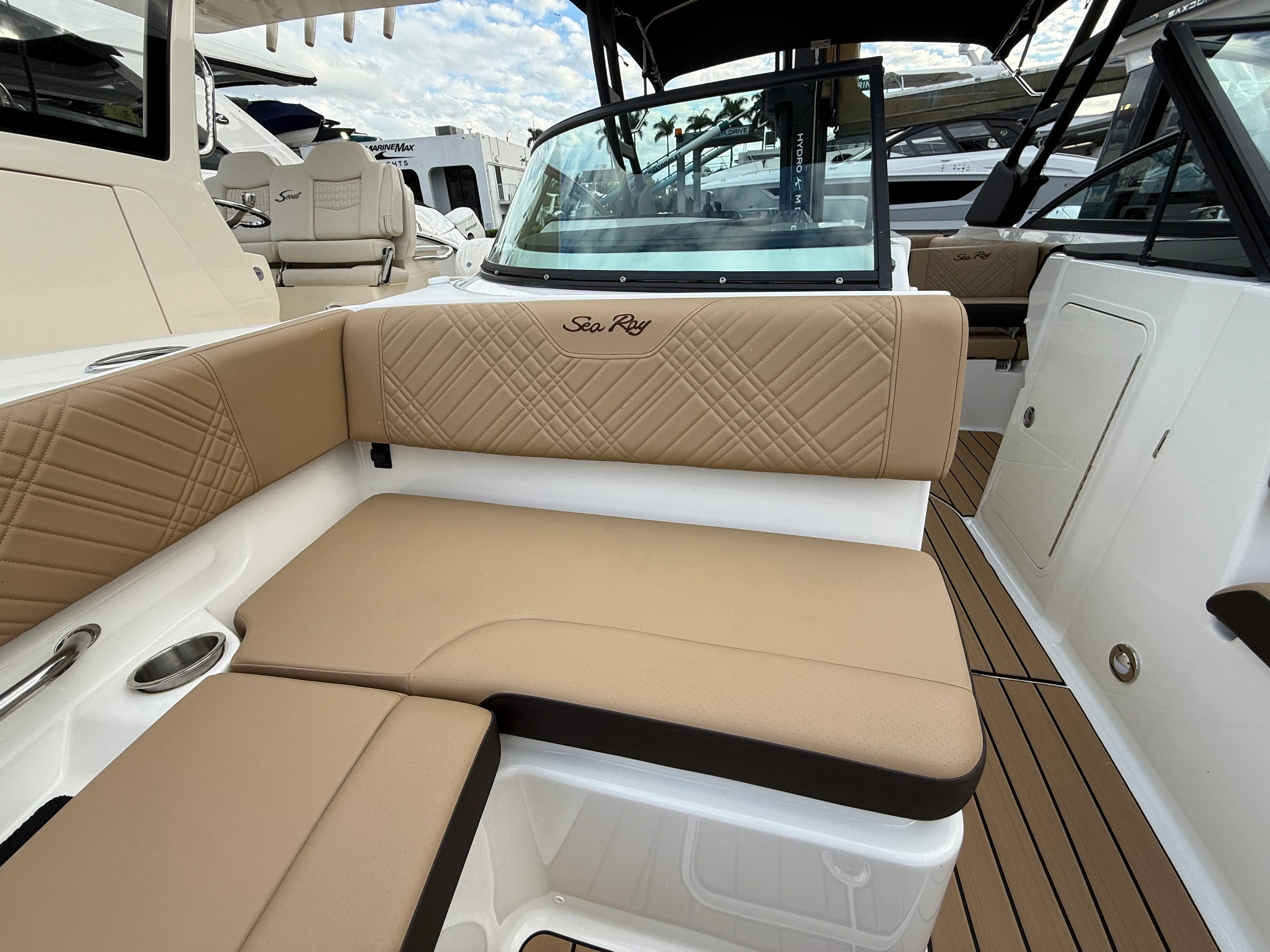 2026 Sea Ray SDX 270 Outboard Image Thumbnail #35