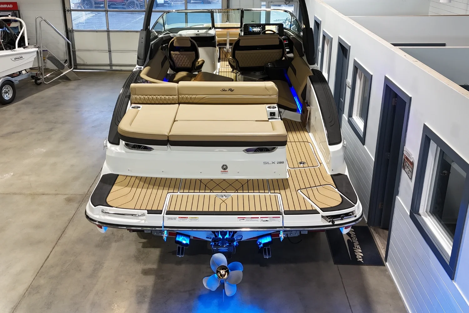 2026 Sea Ray SLX 280 Image Thumbnail #3