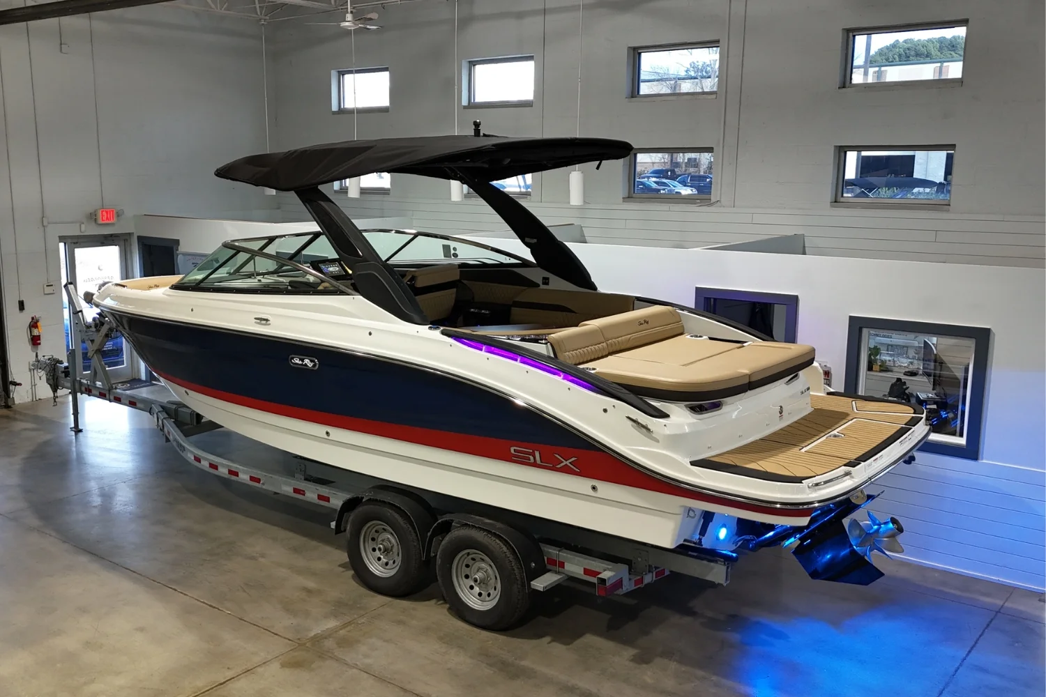 2026 Sea Ray SLX 280 Image Thumbnail #2