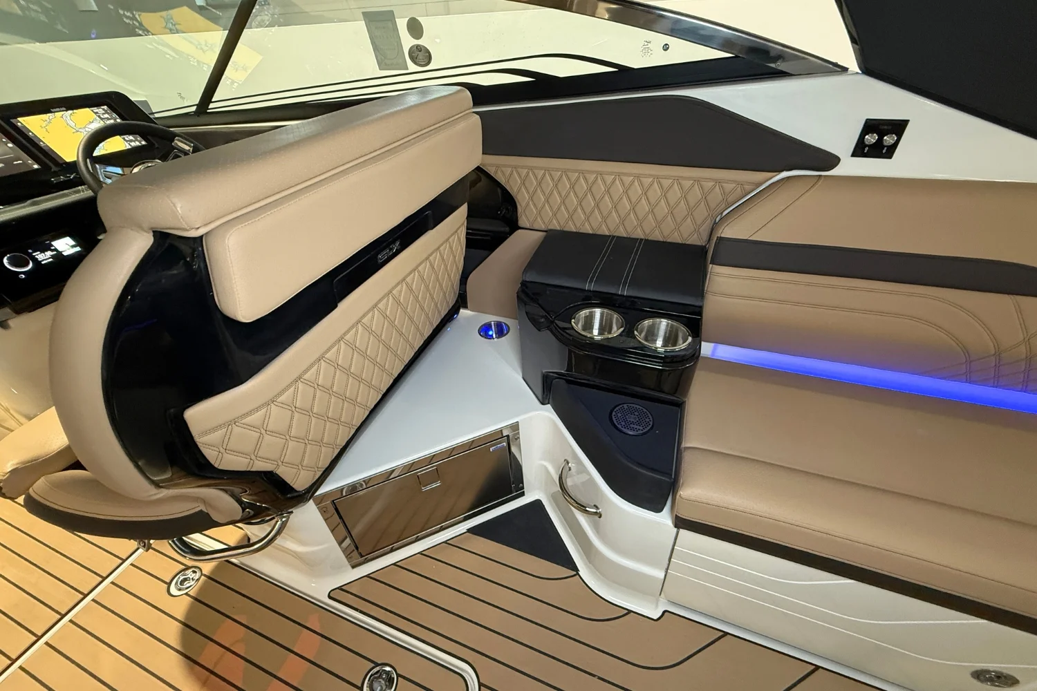 2026 Sea Ray SLX 280 Image Thumbnail #13