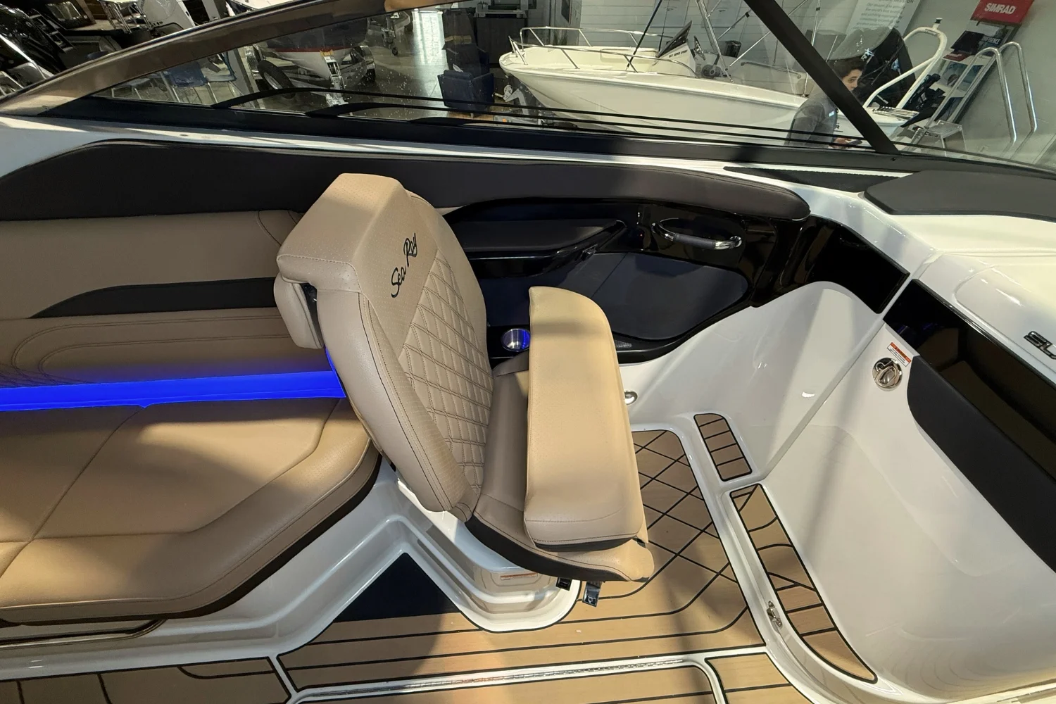 2026 Sea Ray SLX 280 Image Thumbnail #18