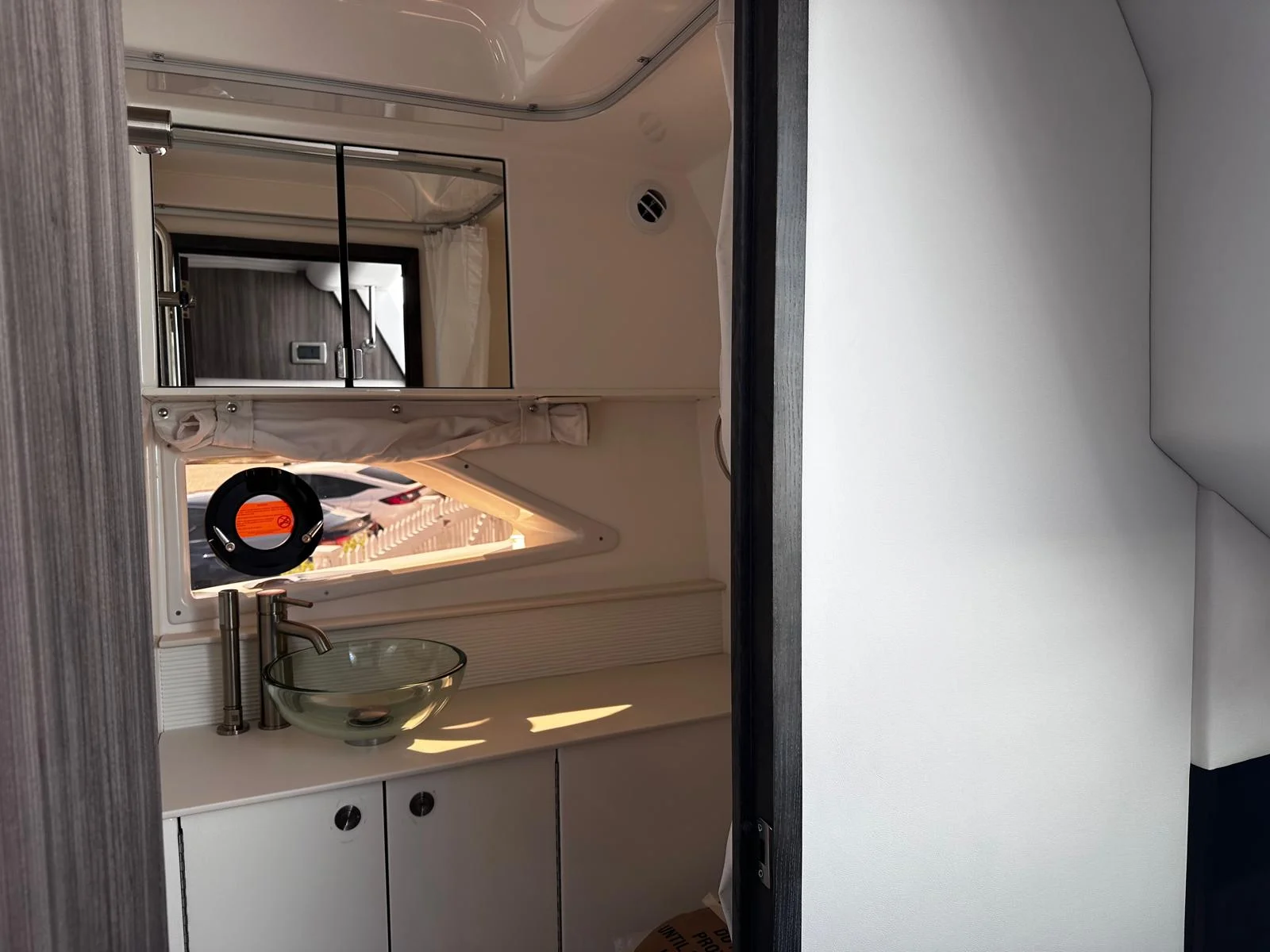 2026 Sea Ray Sundancer 320 Outboard Image Thumbnail #16