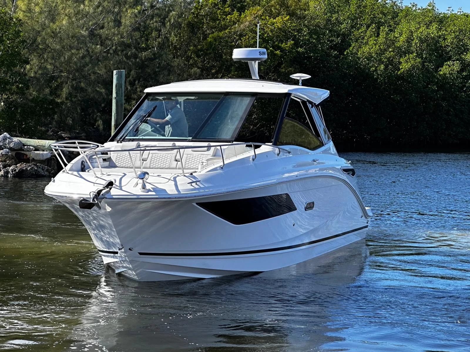 2026 Sea Ray Sundancer 320 Outboard Image Thumbnail #1