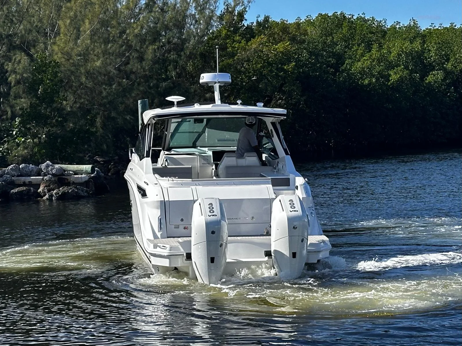 2026 Sea Ray Sundancer 320 Outboard Image Thumbnail #6