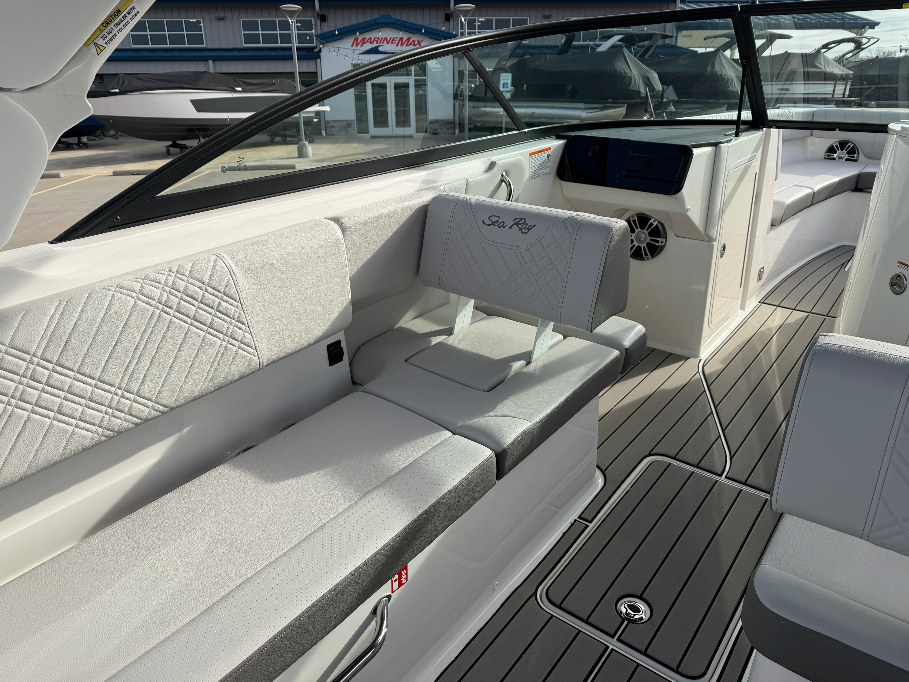 2026 Sea Ray SDX 270 Image Thumbnail #13