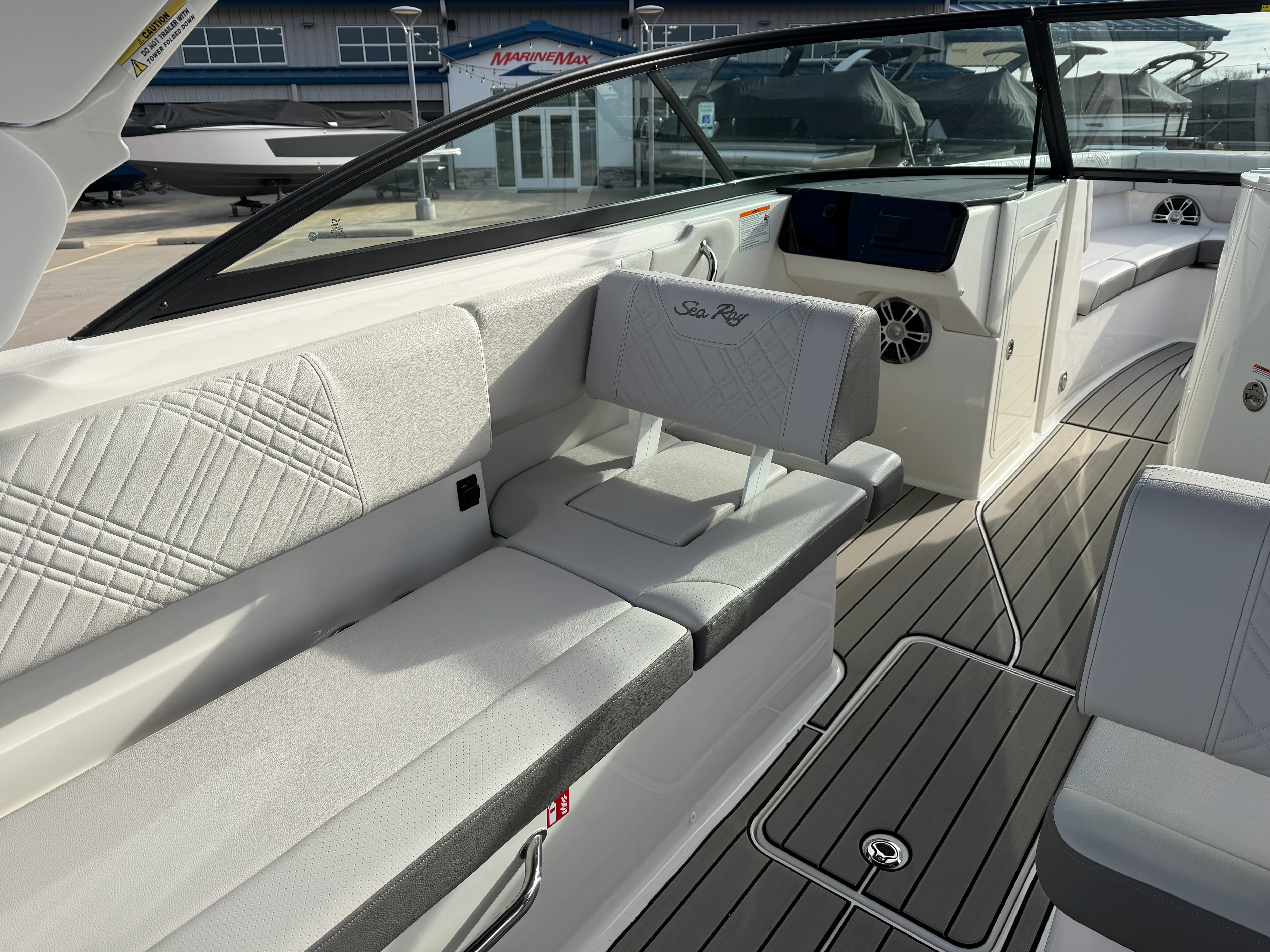 2026 Sea Ray SDX 270 Image Thumbnail #13