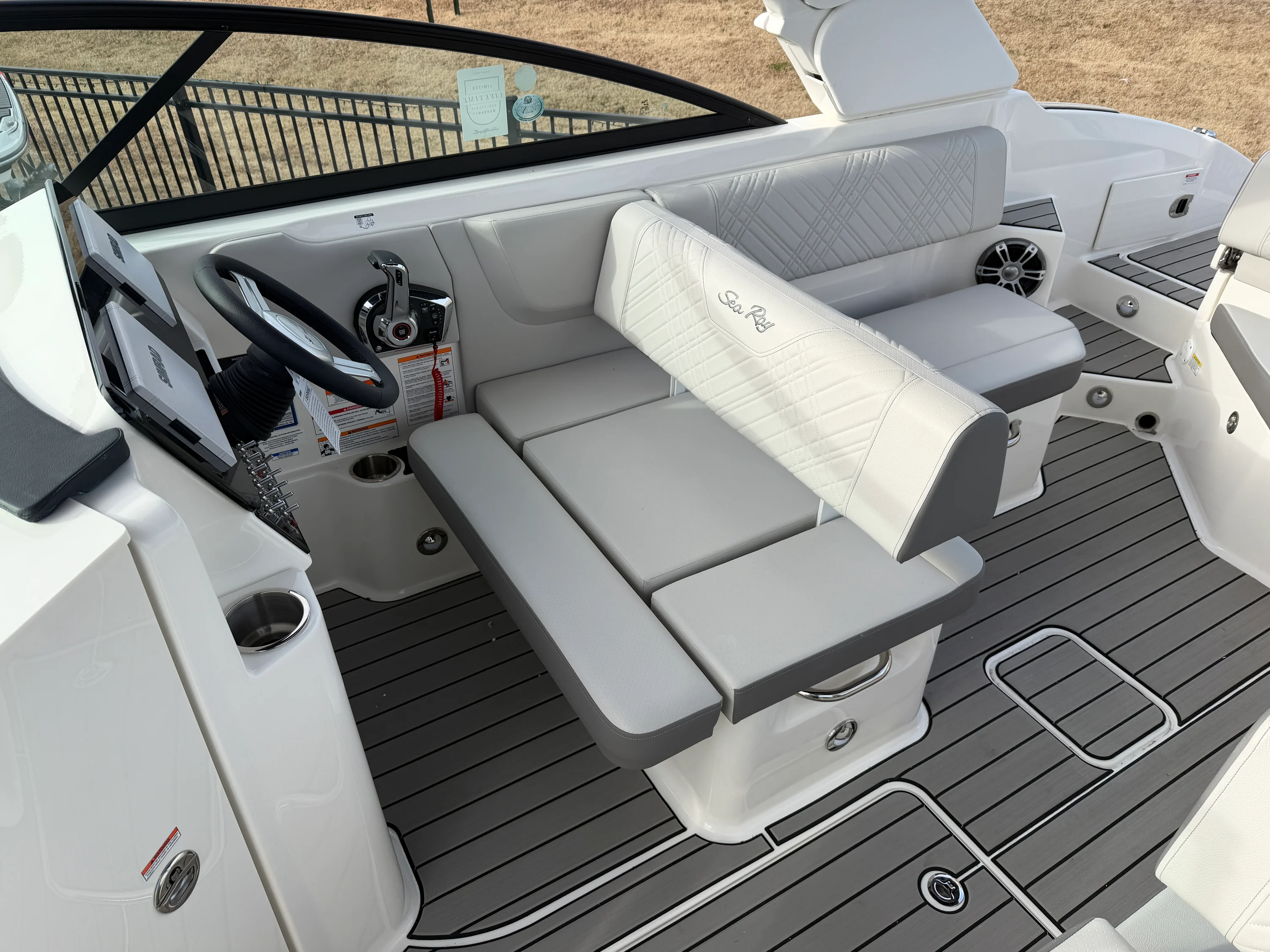 2026 Sea Ray SDX 270 Image Thumbnail #16