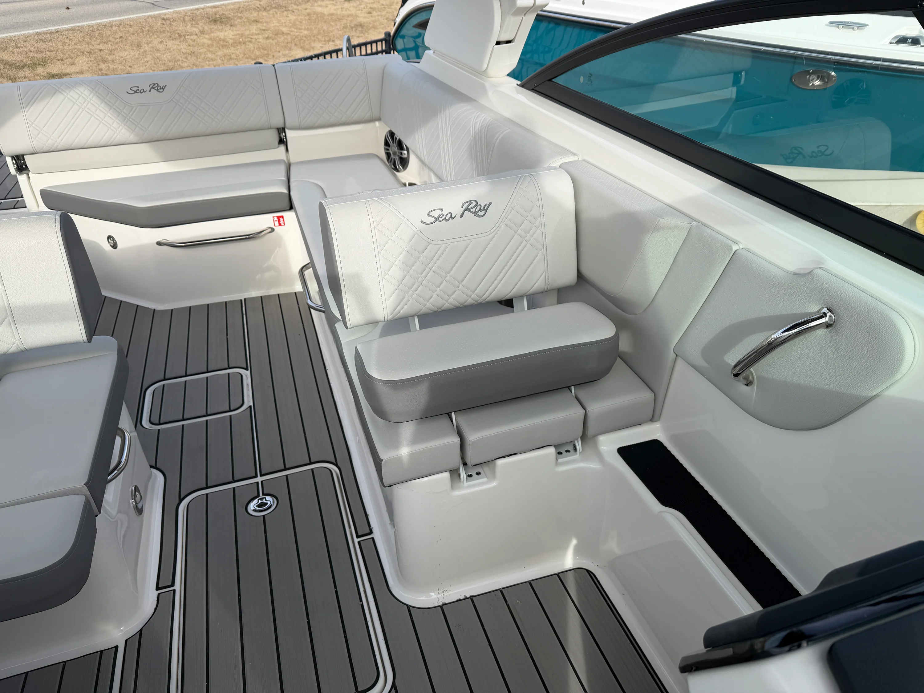 2026 Sea Ray SDX 270 Image Thumbnail #15