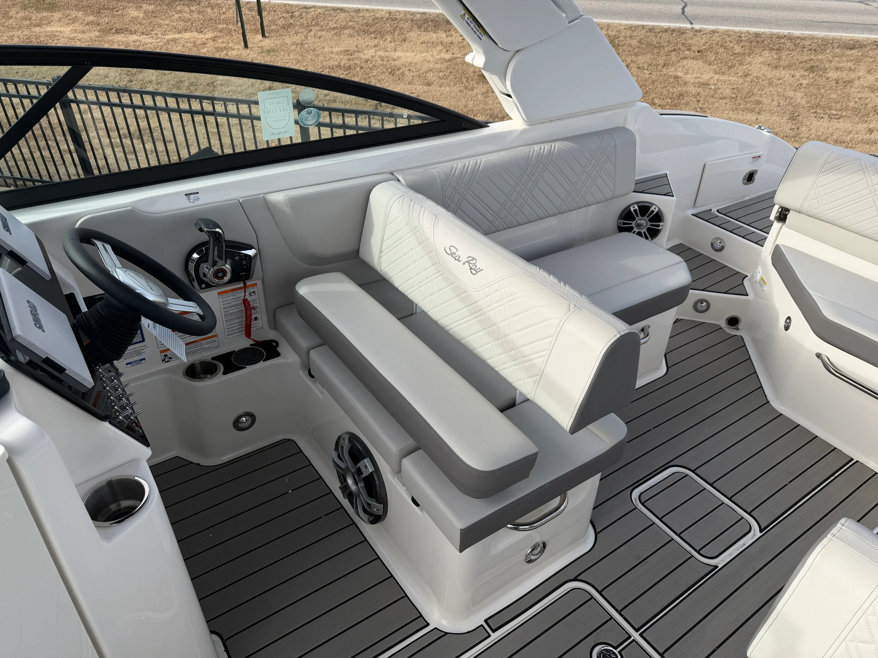 2026 Sea Ray SDX 270 Image Thumbnail #17