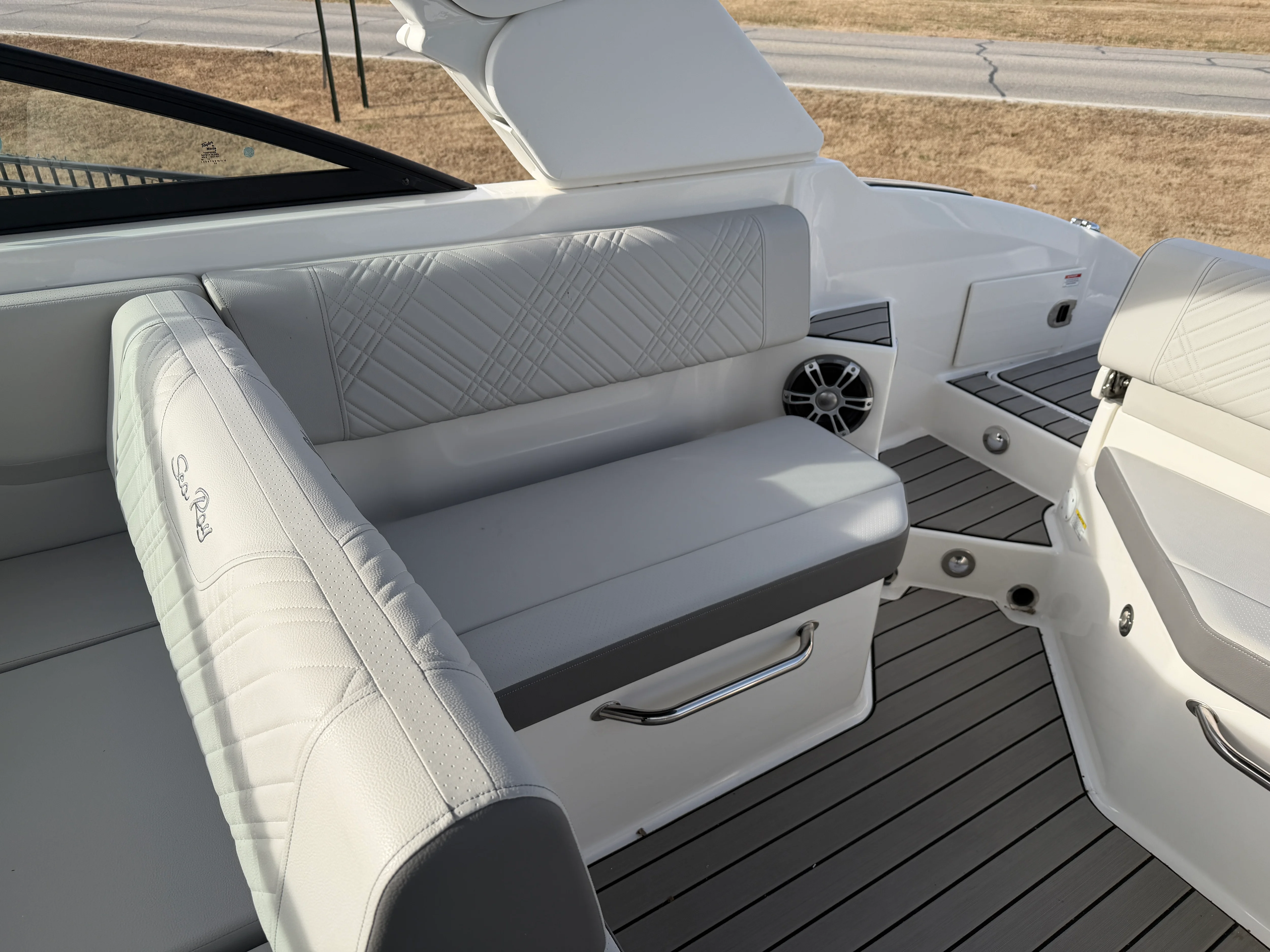 2026 Sea Ray SDX 270 Image Thumbnail #9