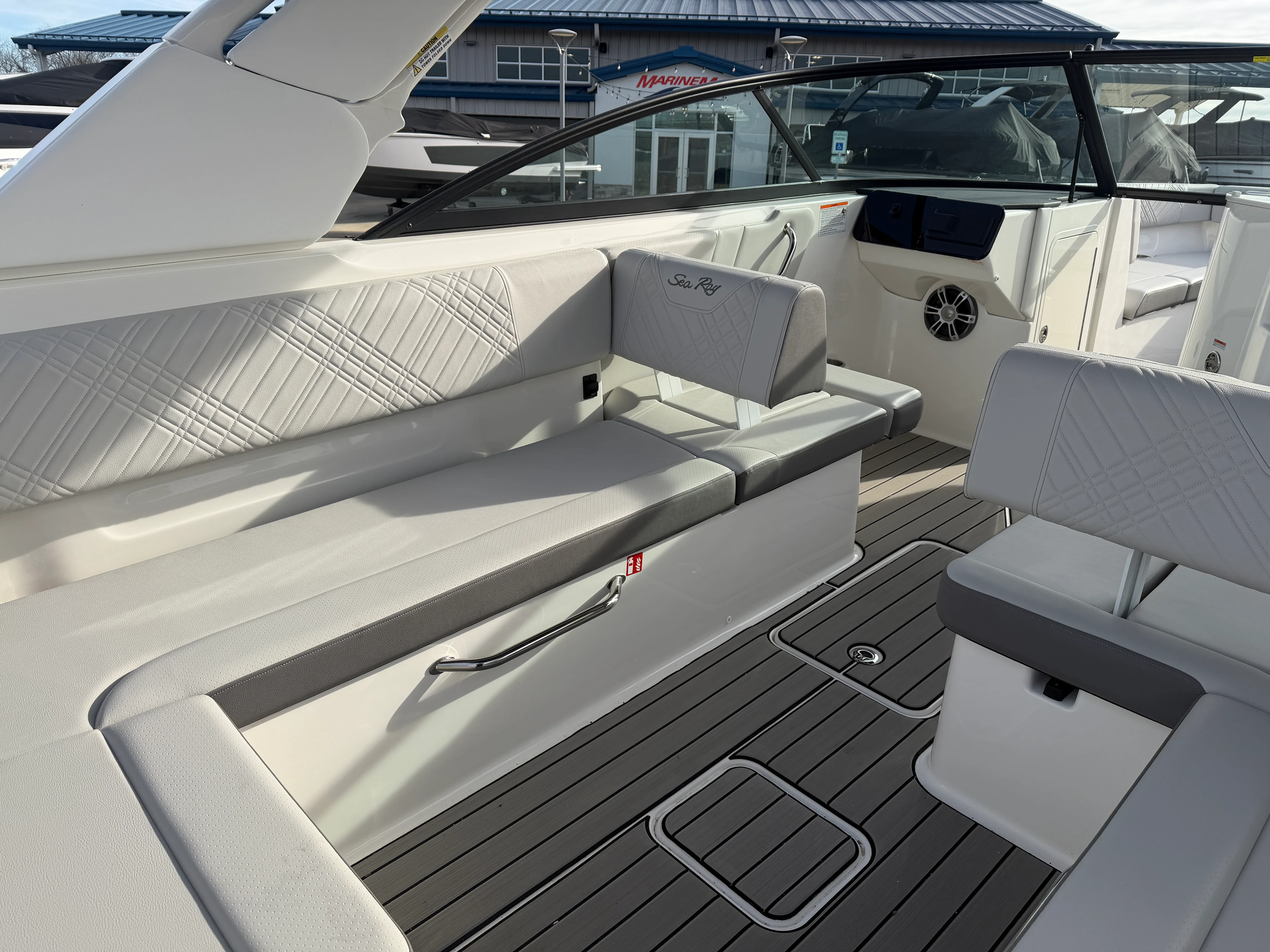 2026 Sea Ray SDX 270 Image Thumbnail #8