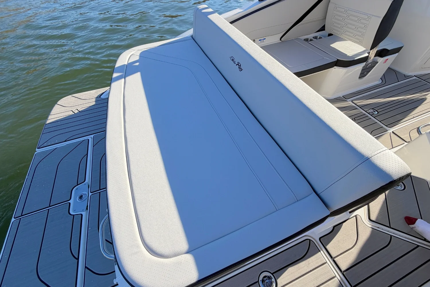 2026 Sea Ray SPX 210 Image Thumbnail #8