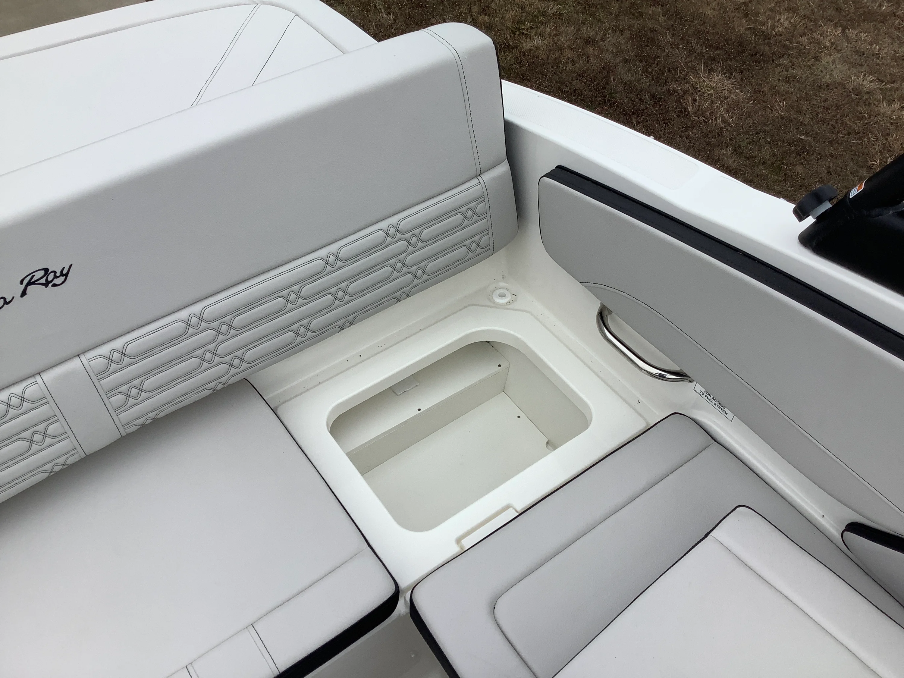 2026 Sea Ray SPX 210 Outboard Image Thumbnail #12