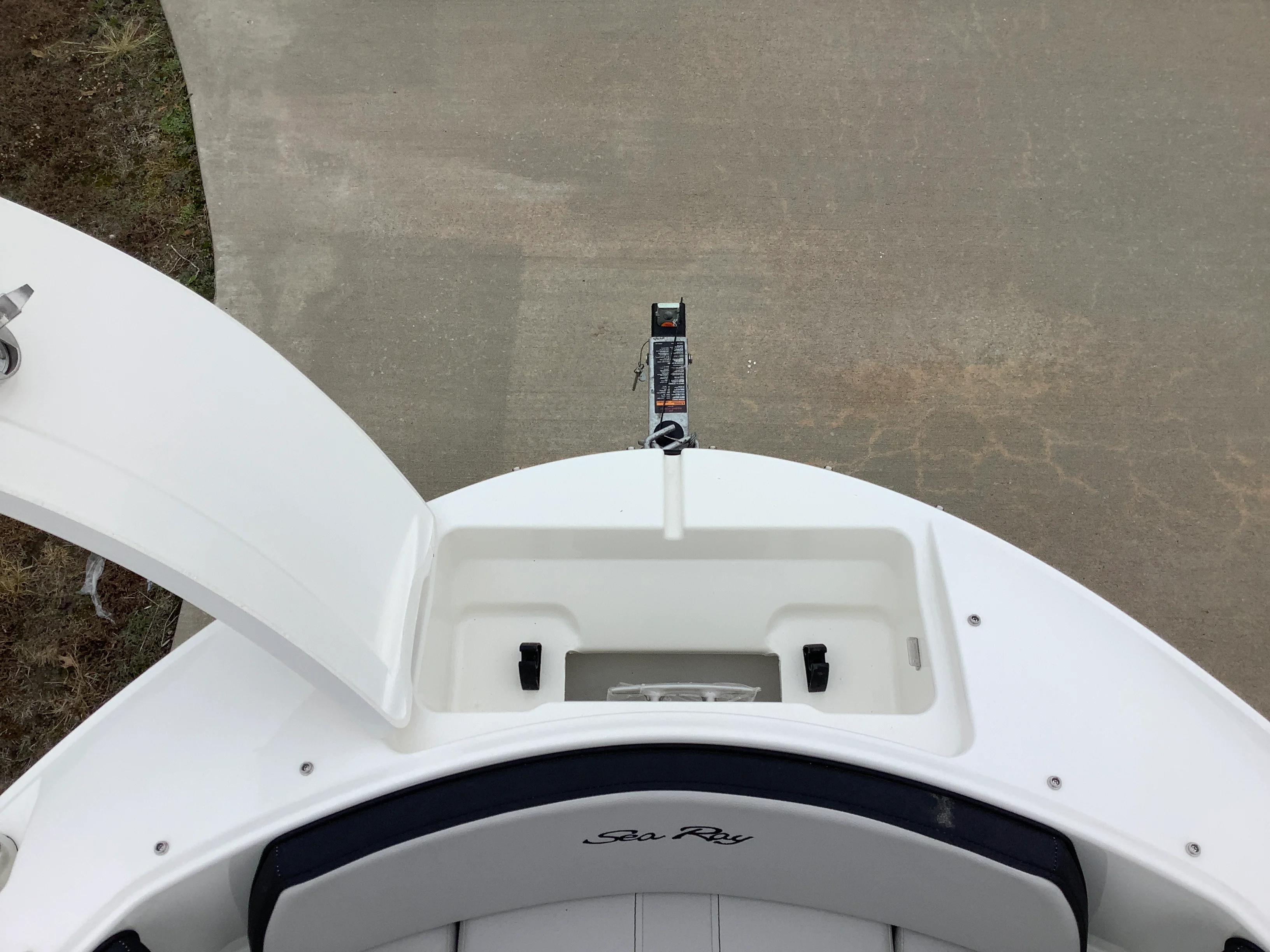 2026 Sea Ray SPX 210 Outboard Image Thumbnail #21