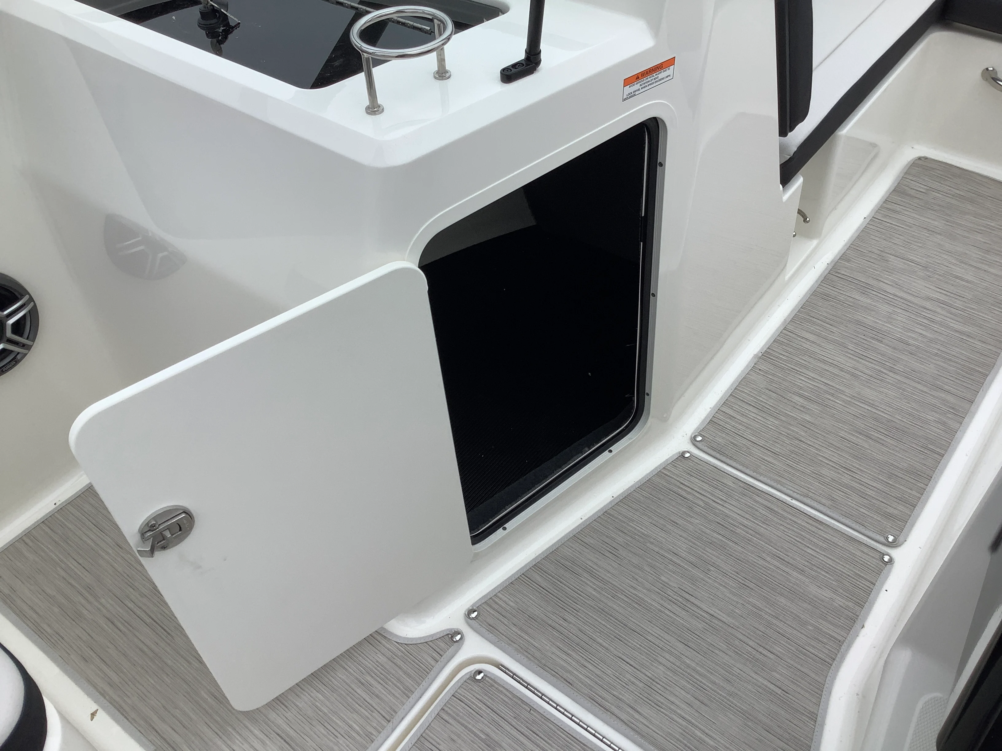 2026 Sea Ray SPX 210 Outboard Image Thumbnail #17